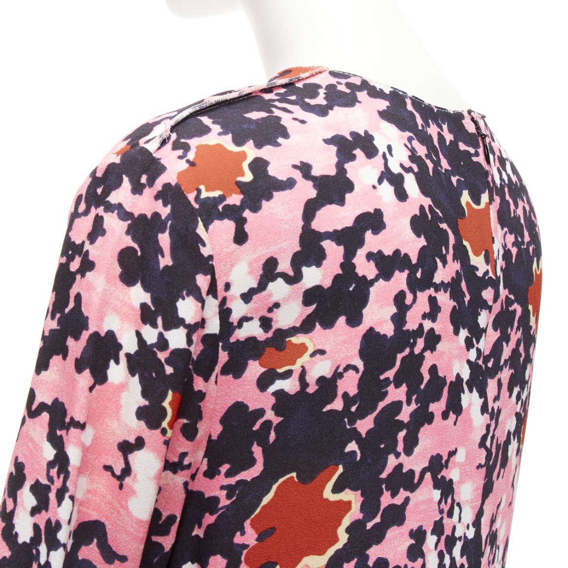 MARNI rosa marrón estampado abstracto salpicado abertura lateral con botones vestido IT40 S en venta 2