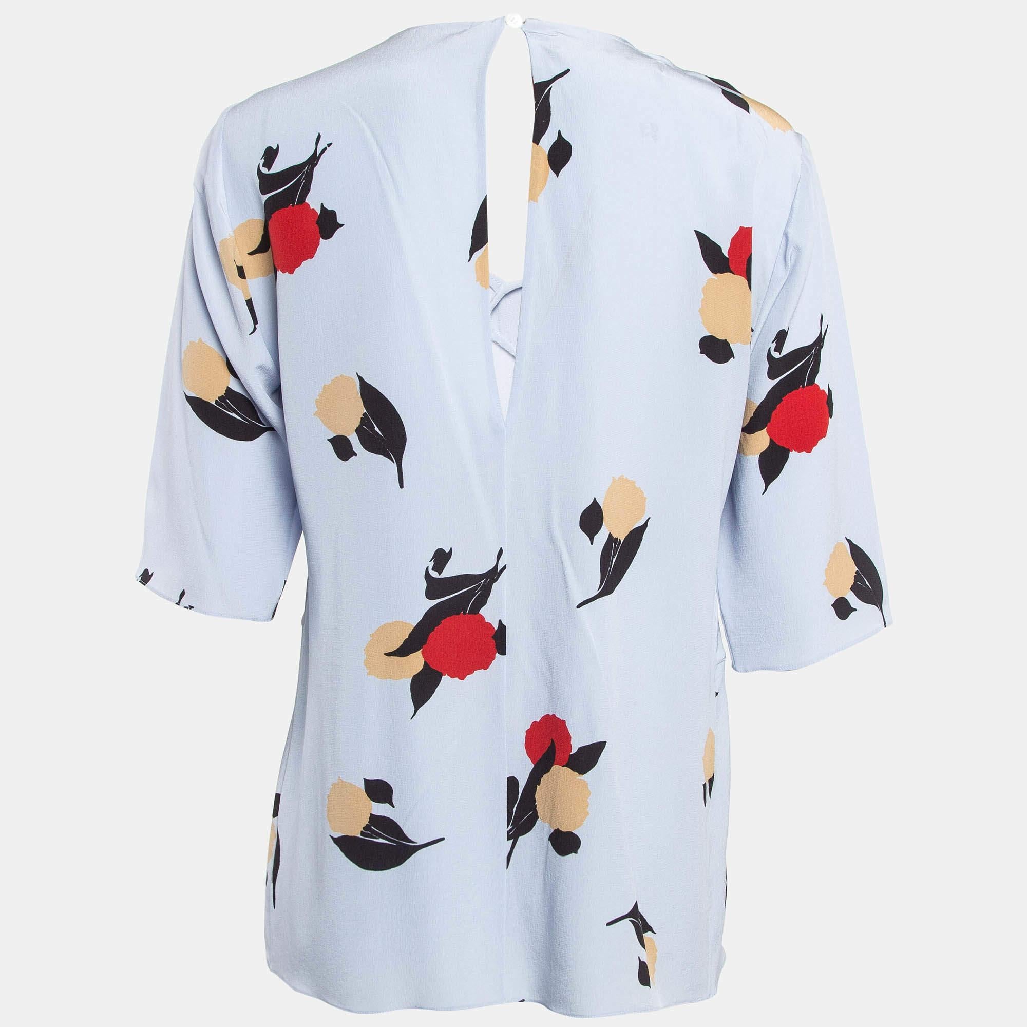 Careful tailoring quality materials and elegant cuts make this designer top a piece to cherish It comes in a classic design to be easy to style.