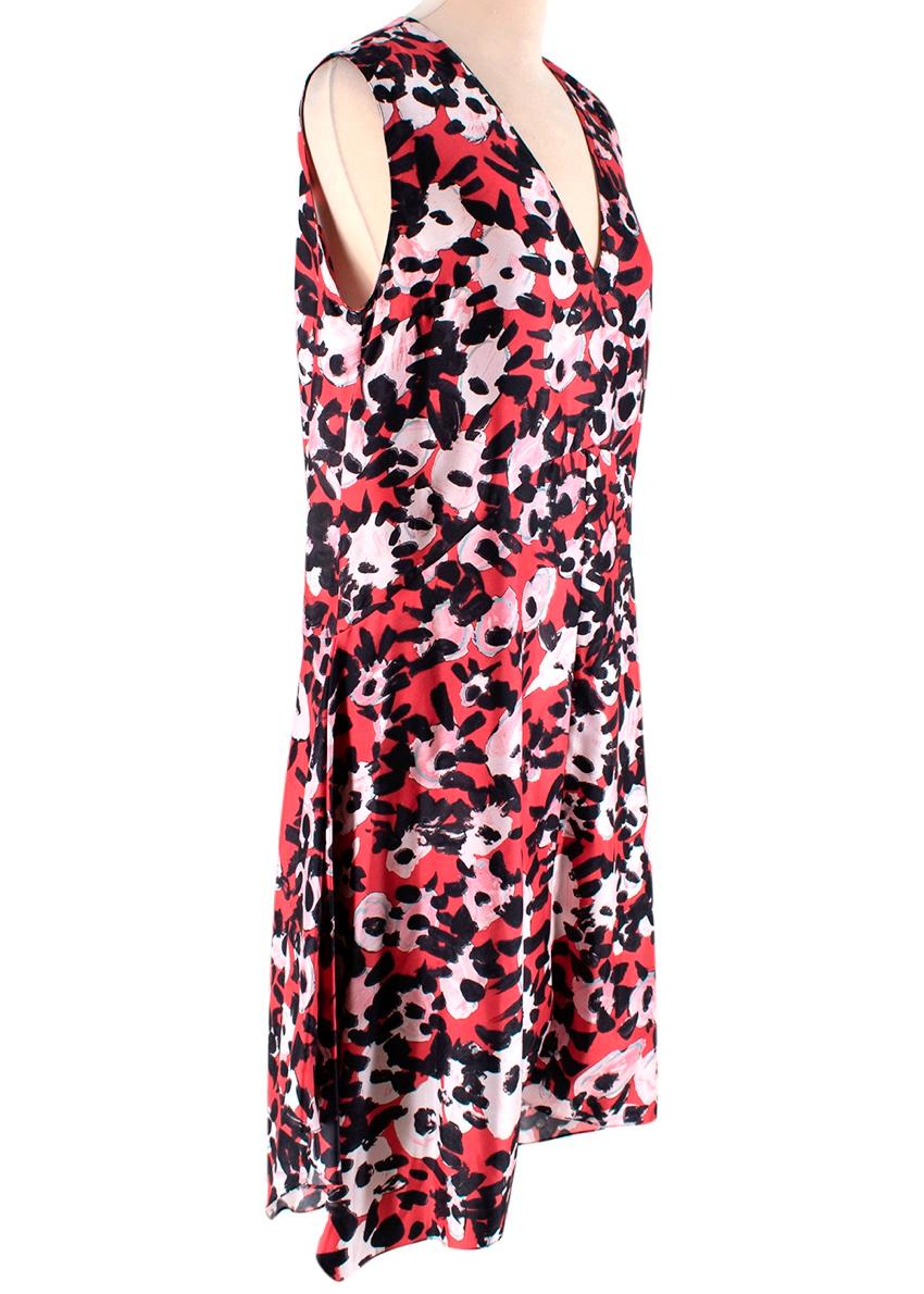 Marni Red Abstract Print Silk Dress

- Soft silk texture 
- Gorgeous abstract brushstroke print 
- Beautiful red and pink hues
- Classic cut 
- Flared skirt
- V shaped neckline 
- Pleat details to the back 
- Zip to the back 
- Cheerful elegant