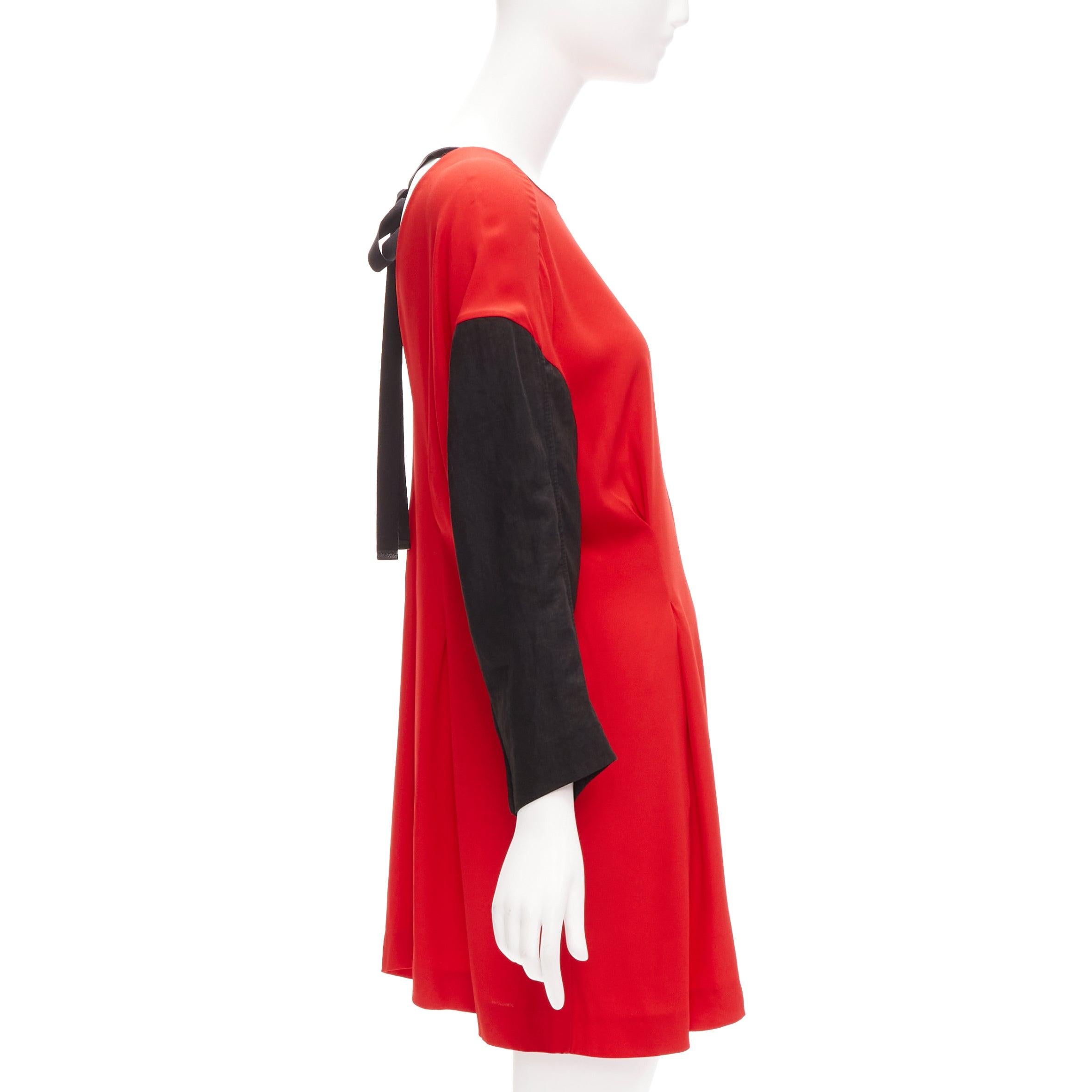 MARNI red black contrast cutout armhole bateau tie back mini dress IT38 XS In Excellent Condition For Sale In Hong Kong, NT