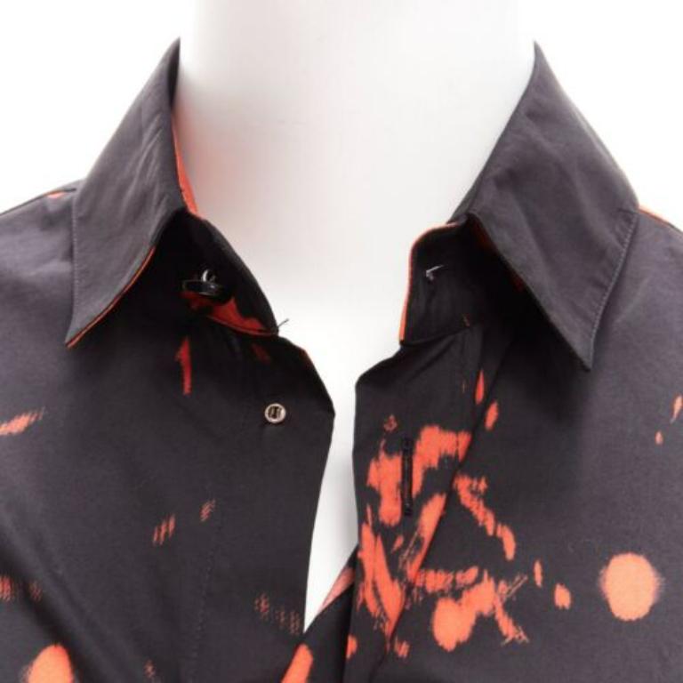 Marni, camicia in cotone con bottoni in rosso nero splatter tie dye e stampa rosa IT38 XS in vendita 2