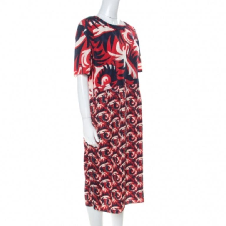 Marni Rotes & blaues Kurzärmeliges Kleid aus Seidenmischung mit gemischtem Druck M Damen im Angebot