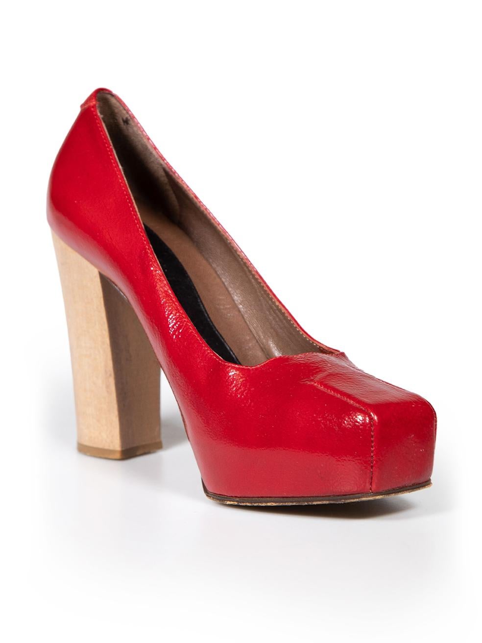 CONDITION is Good. General wear to pumps is evident. Moderate signs of wear to overall patent leather where discolouration and white marks is seen on this used Marni designer resale item.
 
 
 
 Details
 
 
 Red
 
 Patent leather
 
 Heels
 
