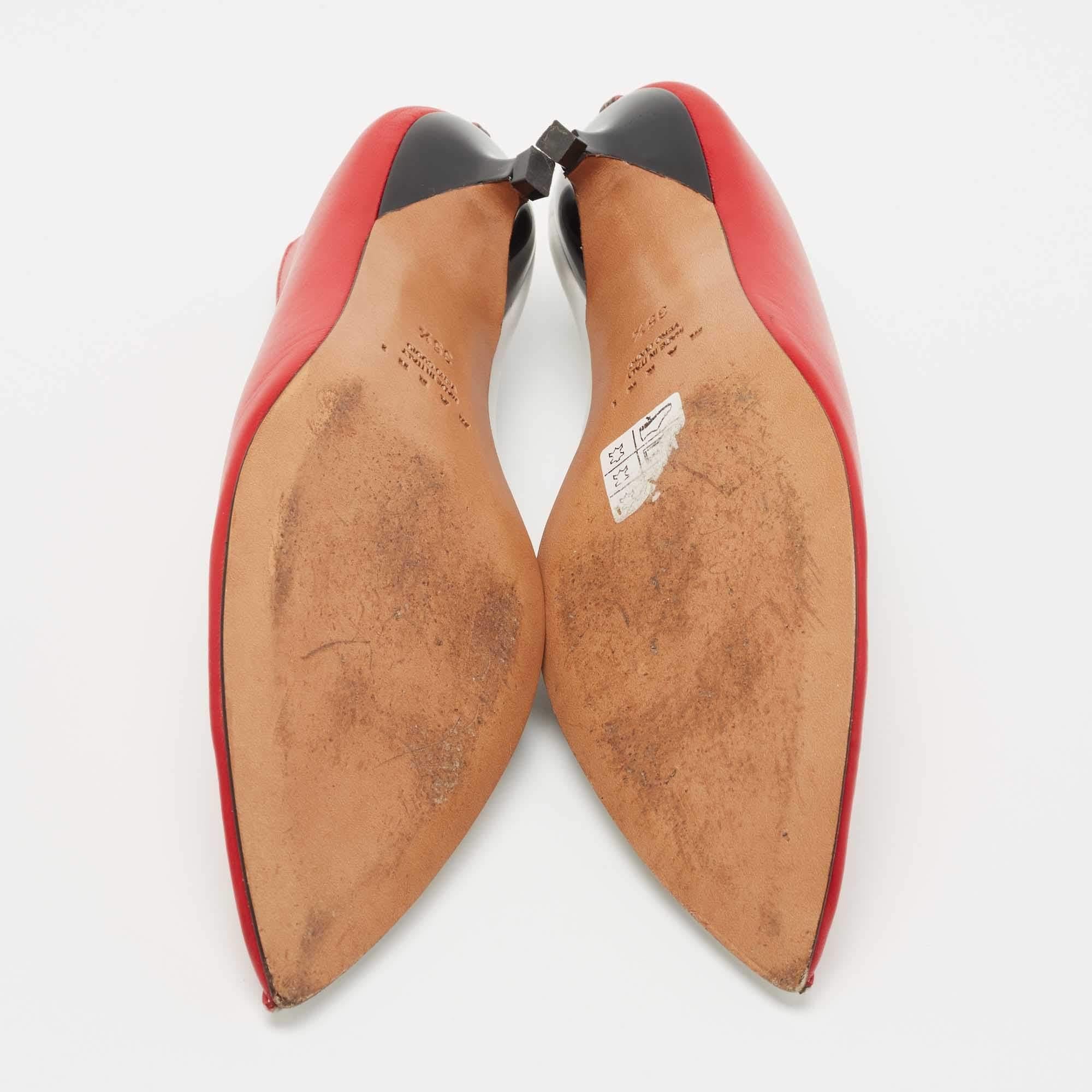 Marni escarpins à bout pointu en cuir rouge/blanc, taille 35,5 en vente 1