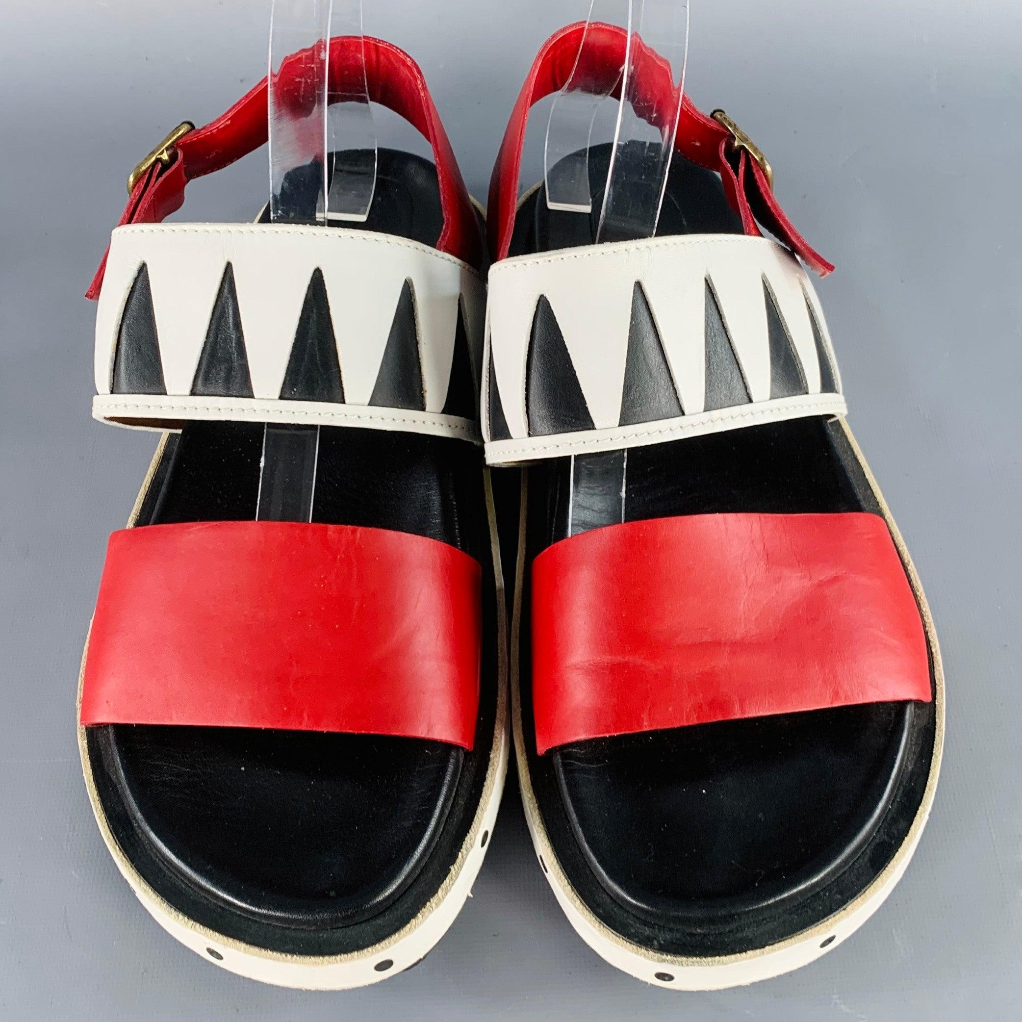 MARNI Taille 10 Rouge Noir Blanc Color Block Sandales à boucle en cuir Bon état - En vente à San Francisco, CA