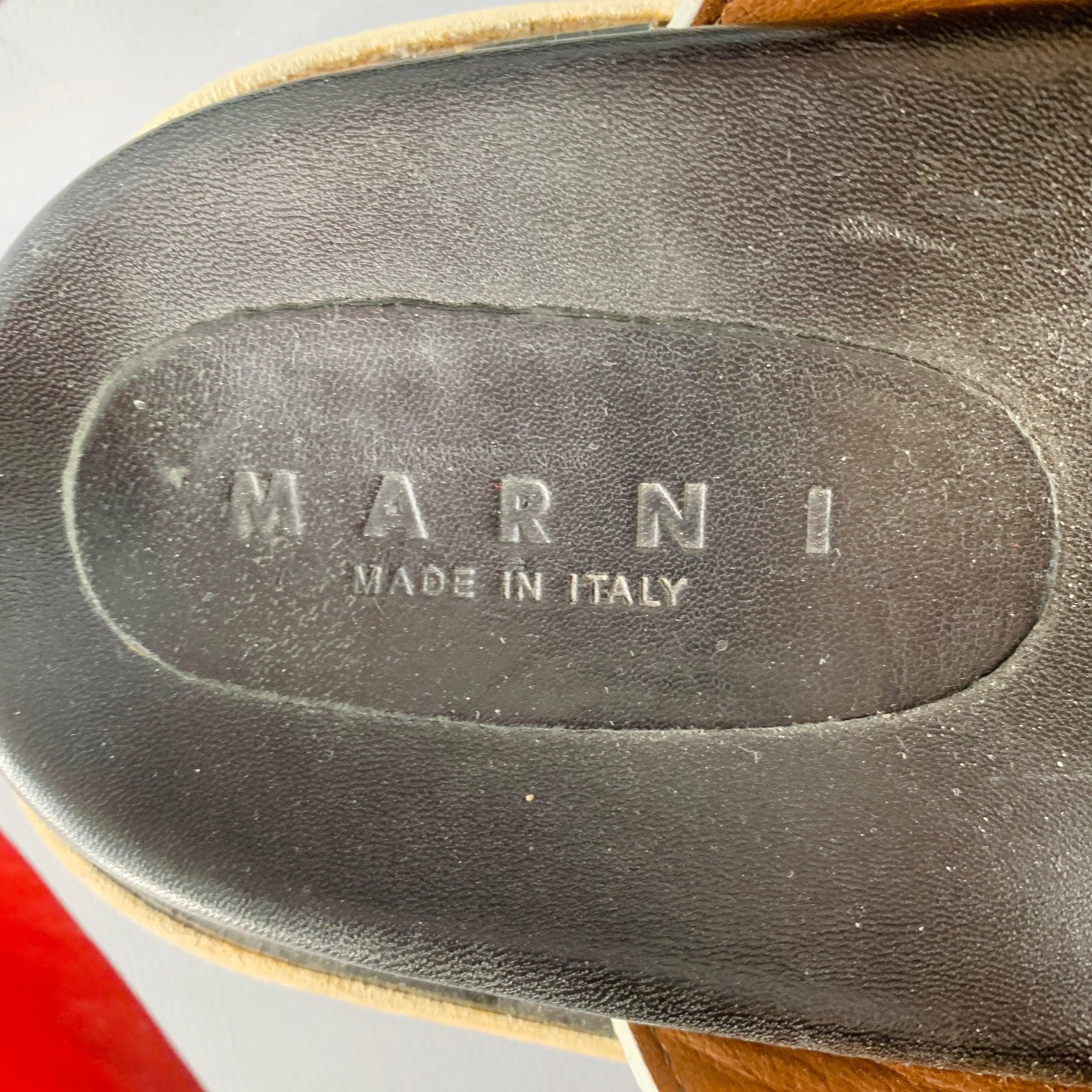MARNI Taille 10 Rouge Noir Blanc Color Block Sandales à boucle en cuir en vente 2