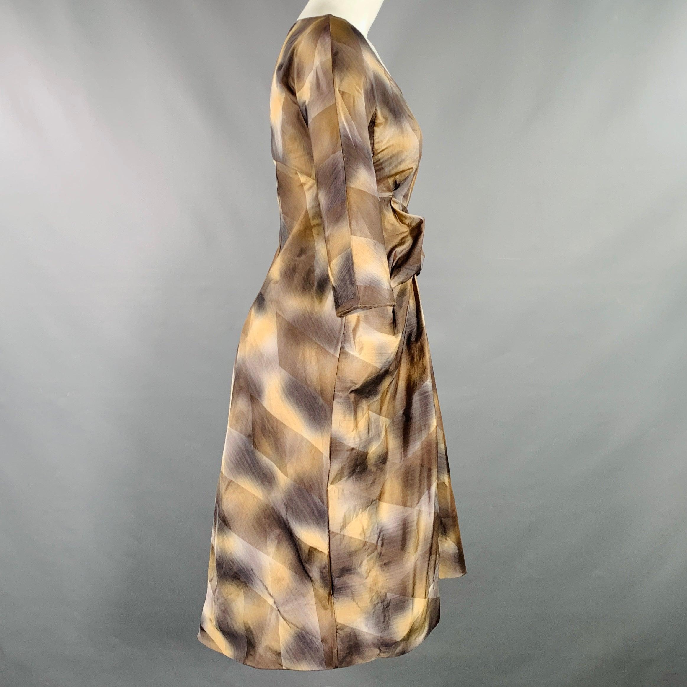 MARNI dress
in a brown and beige polyester taffeta featuring a diamonds pattern, 3/4 sleeves, and invisible side zipper closure. Made in Italy.Very Good Pre-Owned Condition. Minor signs of wear. 

Marked:   IT 38 

Measurements: 
 
Shoulder: 15.5
