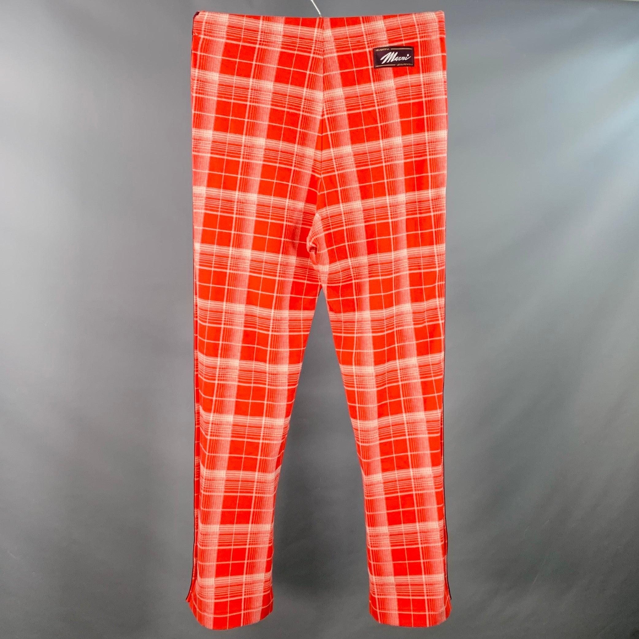 MARNI Freizeithose
aus einem rot-weißen Viskosemischgewebe mit Karomuster, kastanienbraunen Seitenstreifen mit Knöpfen und Kordelzugverschluss. Ausgezeichneter gebrauchter Zustand. 

Markiert:   IT 50 

Abmessungen: 
  Taille: 33 - 36 Zoll Anstieg: