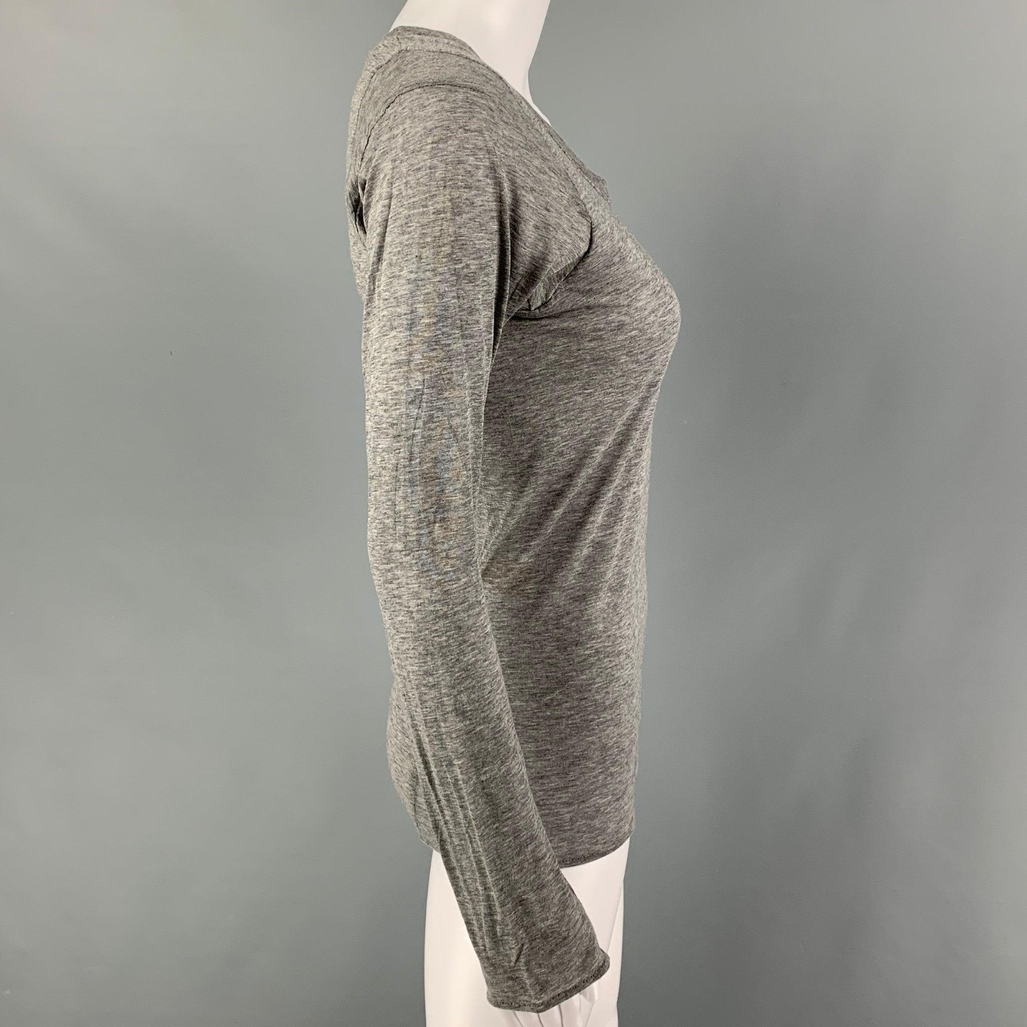 MARNI top comes in a grey heather cotton featuring a crew-neck. Made in Italy.
Excellent
Pre-Owned Condition. 

Marked:   40 

Measurements: 
 
Shoulder: 11.5 inches Bust: 30 inches Sleeve: 26.5 inches Length: 24 inches 
  
  
 
Reference: