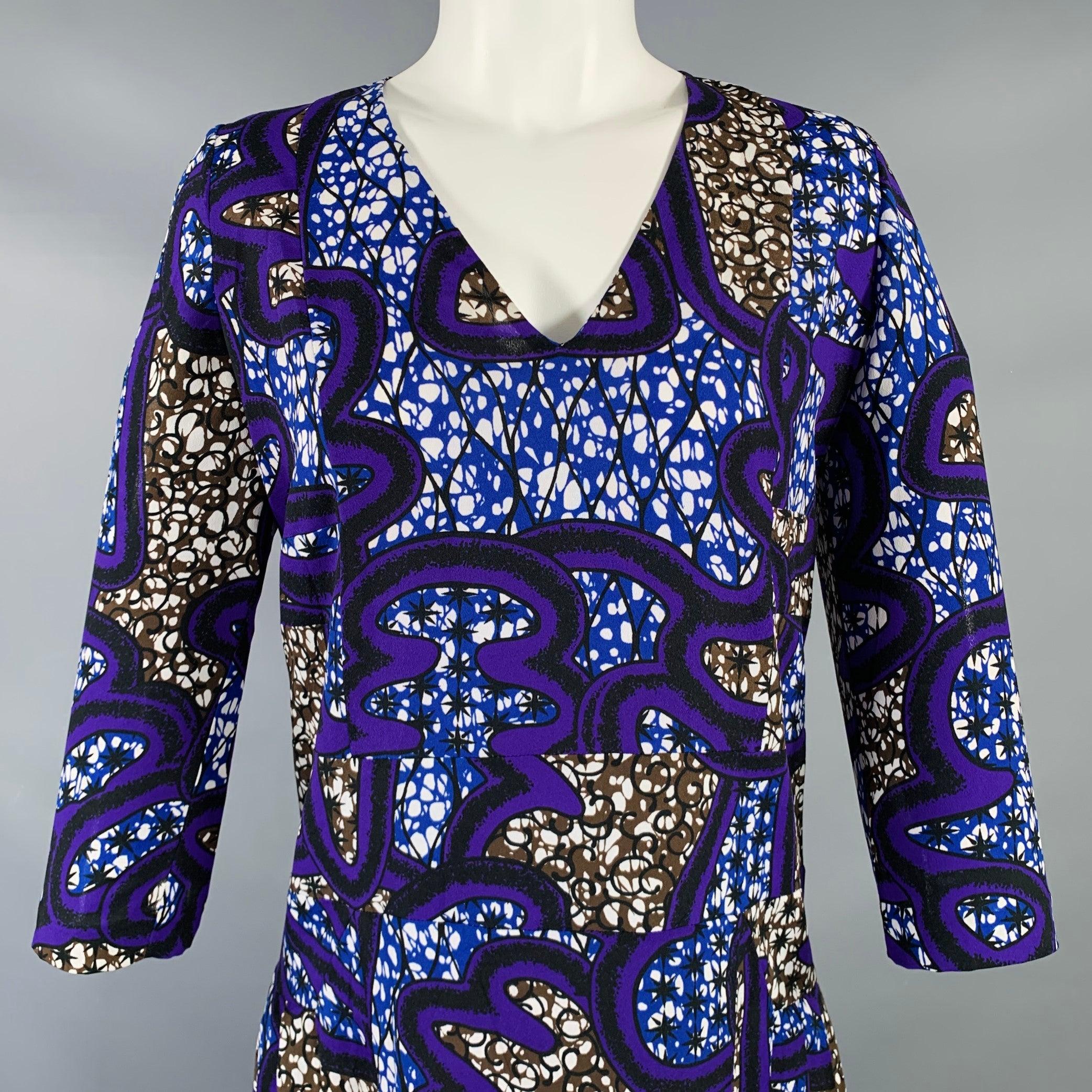 MARNI Kleid
aus mehrfarbigem Polyestergewebe mit abstraktem Druck, 3/4-Ärmeln, V-Ausschnitt und Reißverschluss hinten. Made in Italy Ausgezeichneter Pre-Owned Zustand. 

Markiert:   IT 40 

Abmessungen: 
 
Schultern: 15 Zoll Ärmel: 17,5 Zoll Büste: