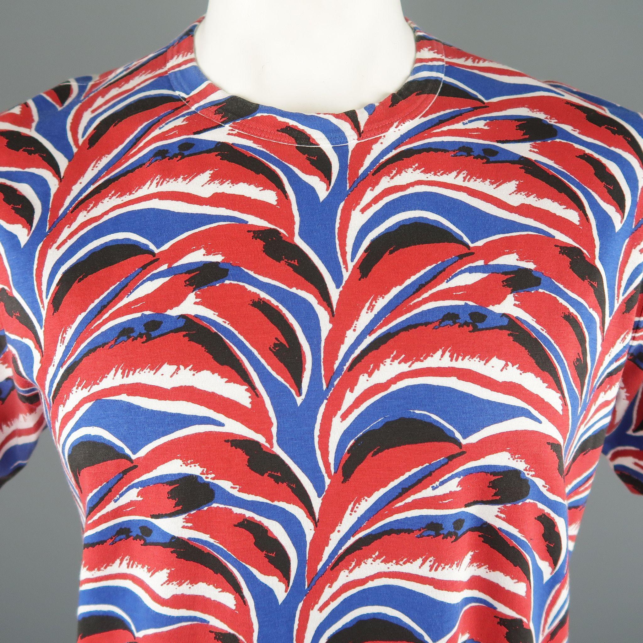 MARNI T-shirt comes in red and blue tones in a printed cotton material, with a crewneck. Made in Italy.
 
Excellent Pre-Owned Condition.
Marked: 52 IT
 
Measurements:
 
Shoulder: 18  in.
Chest: 45  in.
Sleeve: 10  in.
Length: 29.5  in.
SKU: