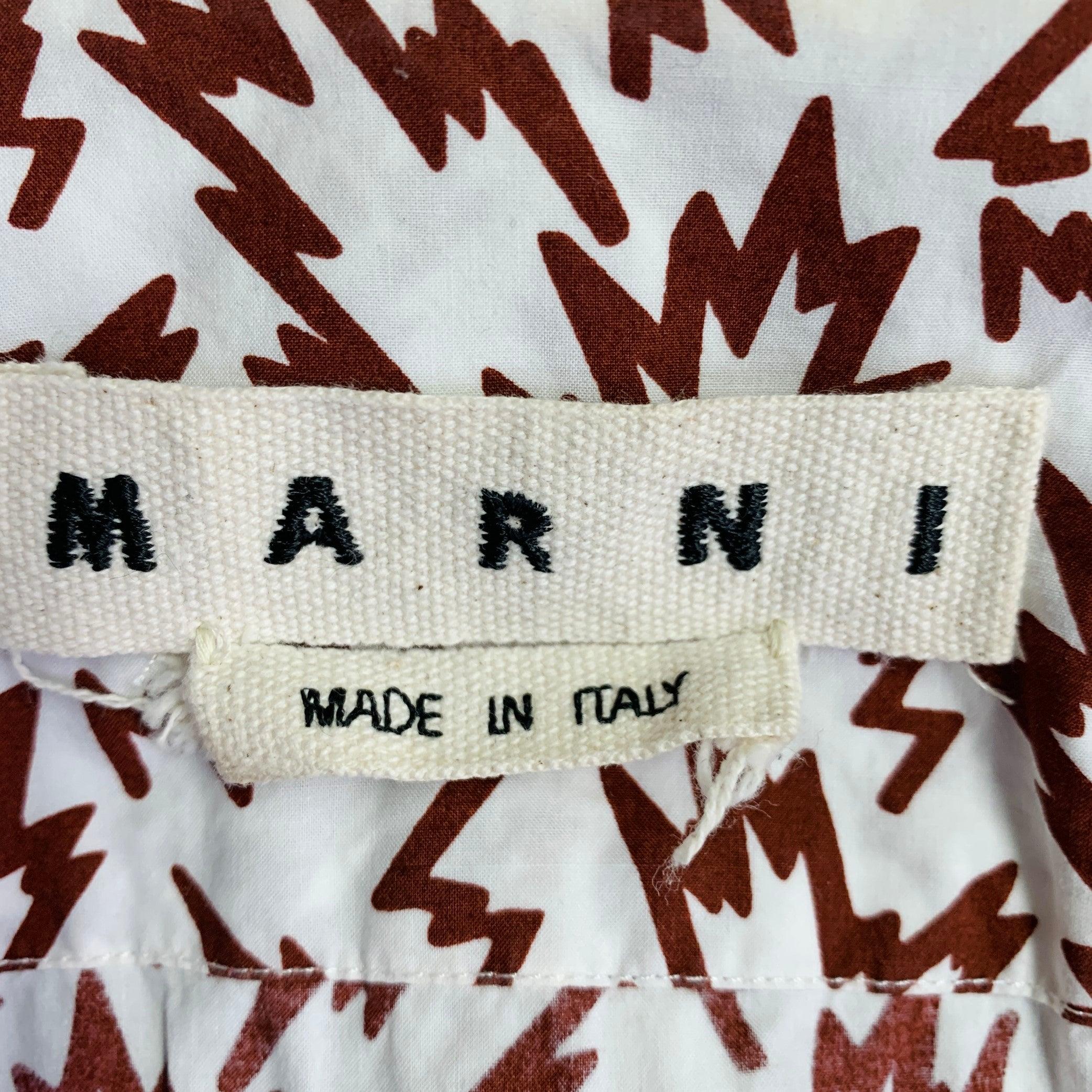 MARNI Size S White Burgundy Abstract Print Cotton Button Up Short Sleeve Shirt (Chemise à manches courtes avec boutons en coton) Pour hommes en vente