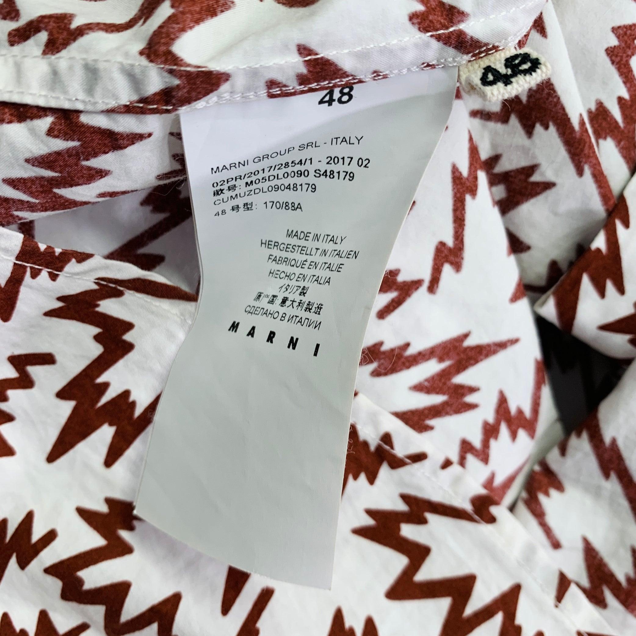 MARNI Size S White Burgundy Abstract Print Cotton Button Up Short Sleeve Shirt (Chemise à manches courtes avec boutons en coton) en vente 1