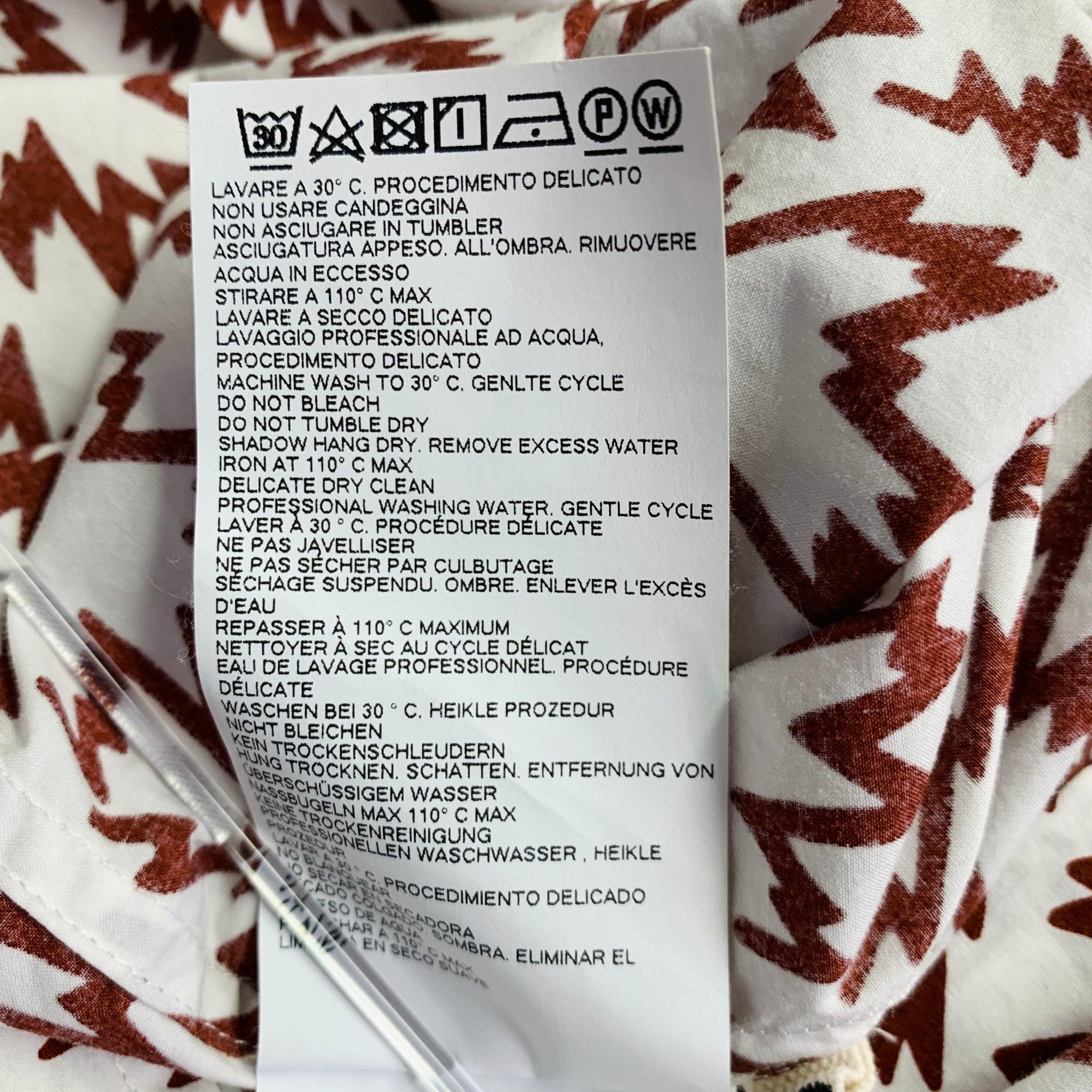 MARNI Size S White Burgundy Abstract Print Cotton Button Up Short Sleeve Shirt (Chemise à manches courtes avec boutons en coton) en vente 2