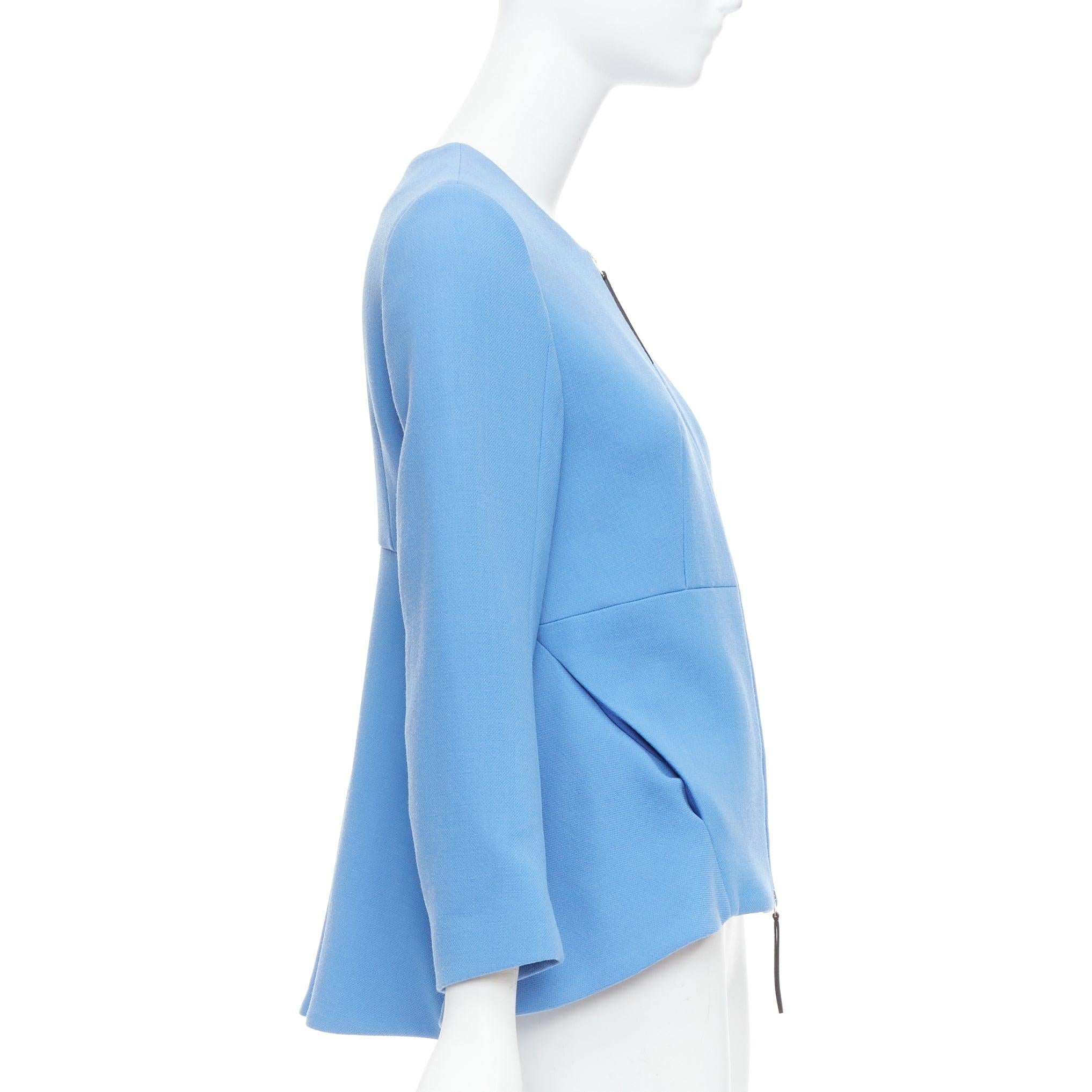 Manteau à col péplum MARNI en laine vierge bleu ciel à fermeture éclair sur le devant IT40 S Pour femmes en vente