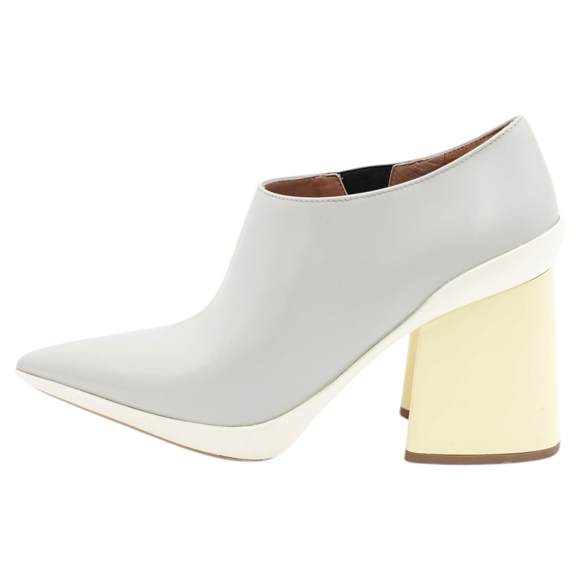 Marni SS17 Pumps aus grauem Leder mit Farbblock-Design und spitzer Zehenpartie, gelber Blockabsatz im Angebot