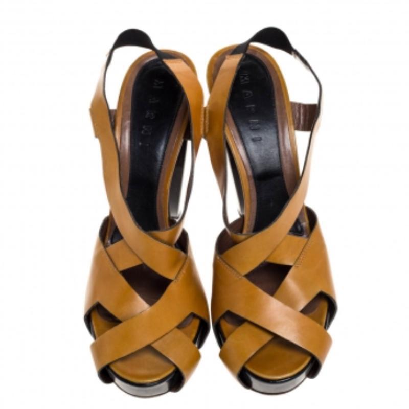 Marni Tan Leder Riemchen Plattform Blockabsatz Slingback Sandalen Größe 40 im Zustand „Relativ gut“ im Angebot in Dubai, Al Qouz 2