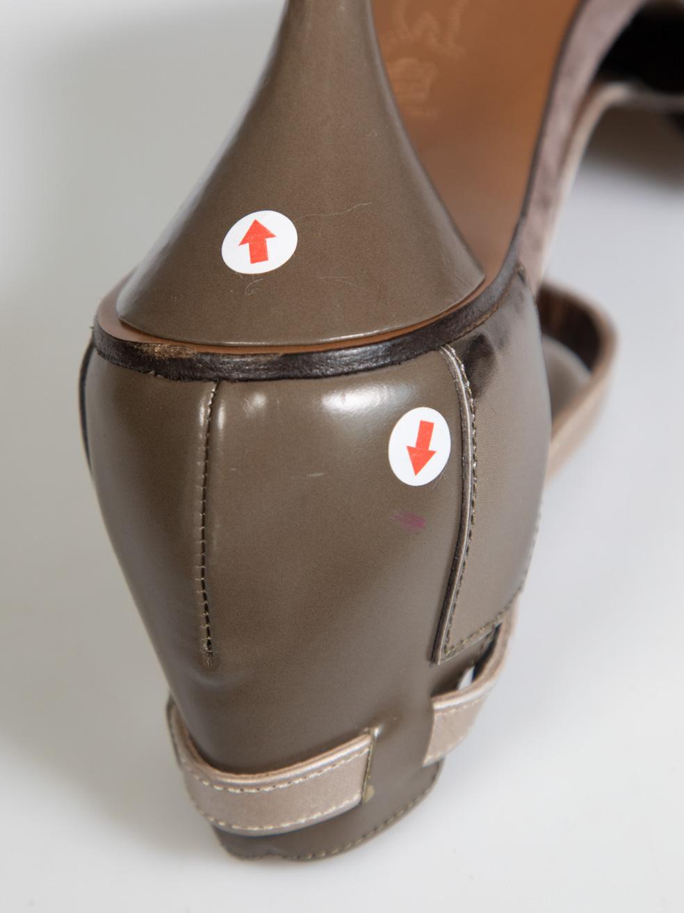 Marni - Sandales taupe à bride en T - Taille IT 37 en vente 2