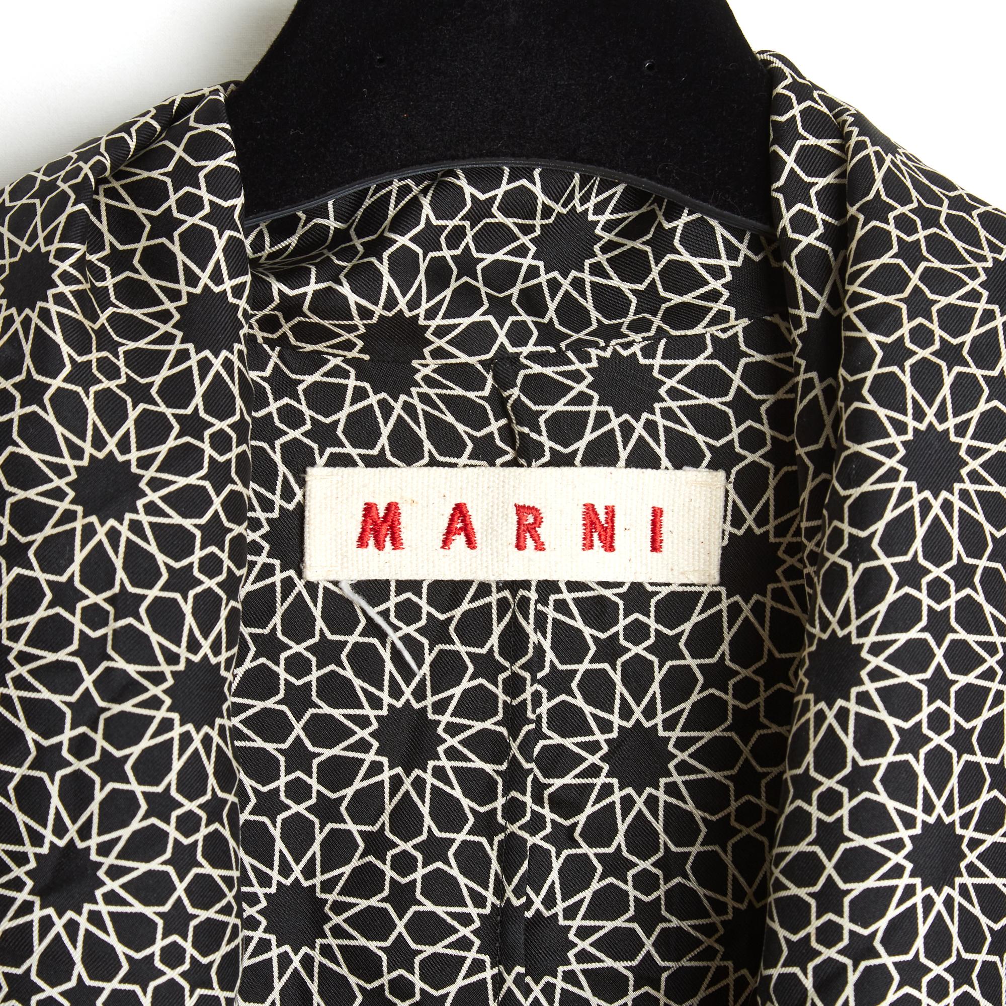 Marni Top Camicetta IT42 FR38 Stampa orientale Nero Twill di seta Top Camicetta UK10 US8 in vendita 2