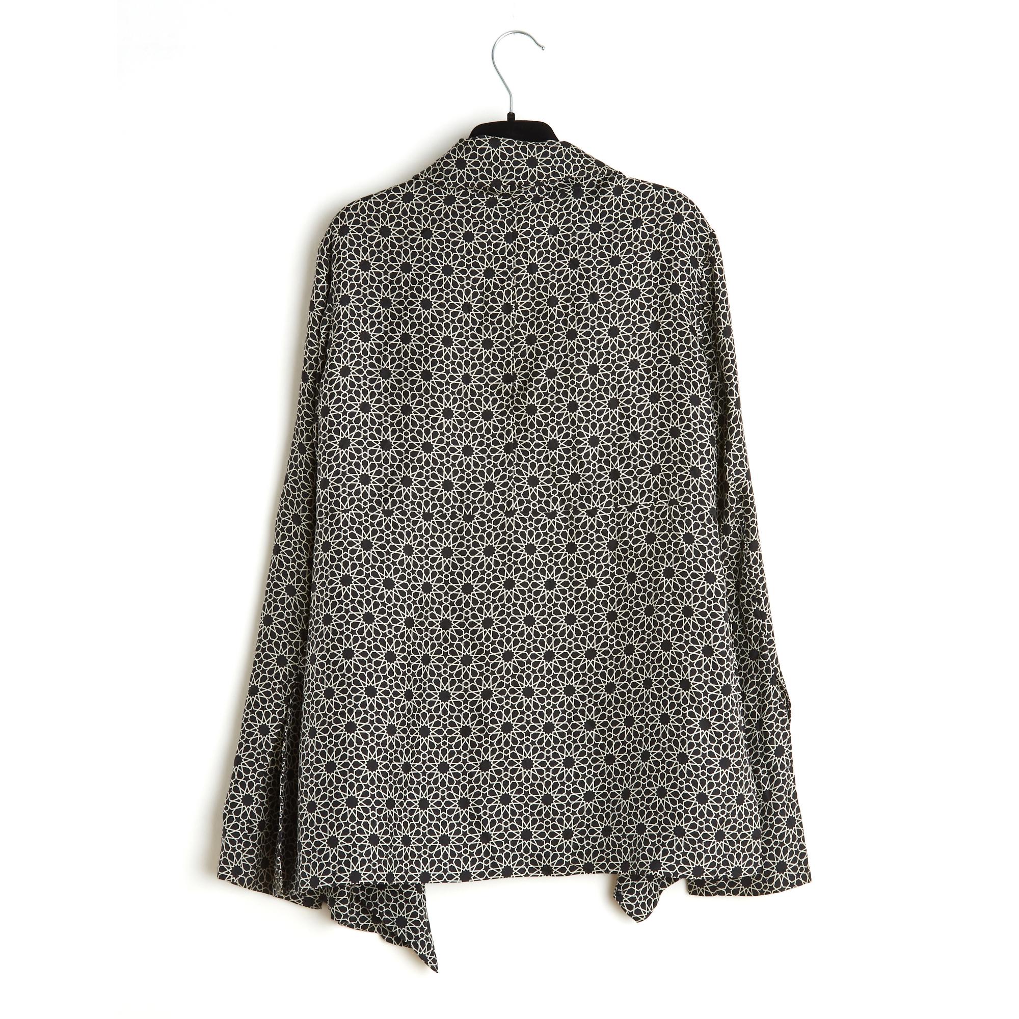 Marni Top Camicetta IT42 FR38 Stampa orientale Nero Twill di seta Top Camicetta UK10 US8 in vendita 3