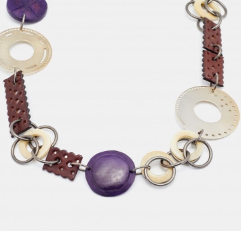 Marni Two-Tone Leather & Wood Chain Link Statement Necklace In Good Condition For Sale In Dubai, Al Qouz 2