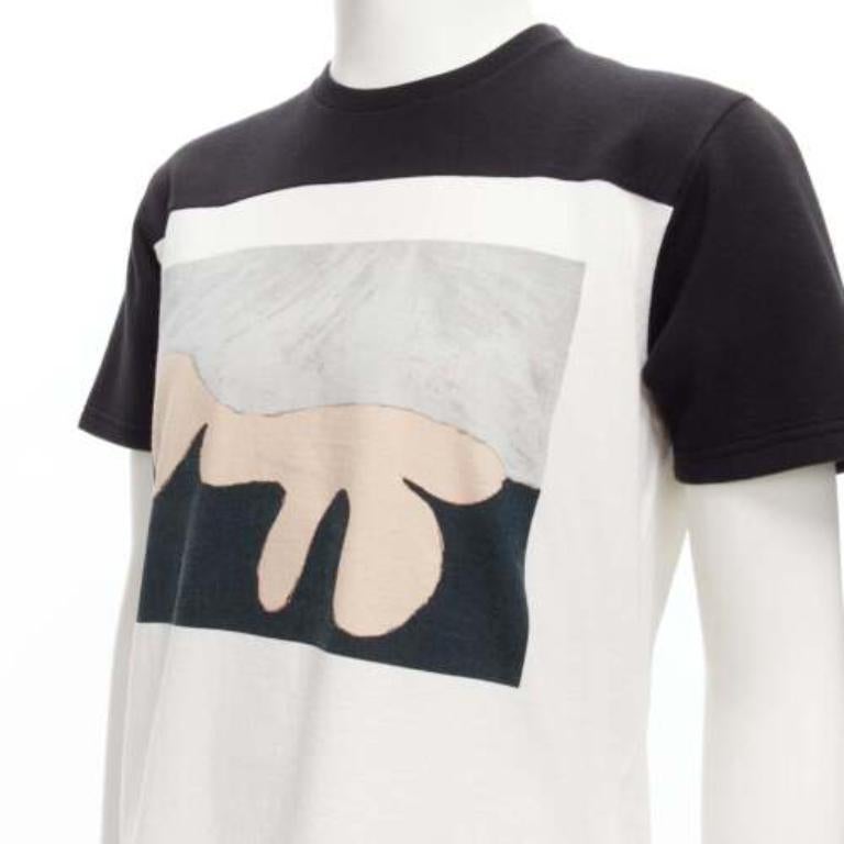 MARNI weiß schwarz Baumwolle abstrakter Portraitdruck Colorblock Boxy Top  IT48 M
Referenz: JSLE/A00031
Marke: Marni
MATERIAL: Baumwolle, Gemisch
Farbe: Weiß, Schwarz
Muster: Abstrakt
Verschluss: Pullover
Zusätzliche Details: Schwarz und weiß