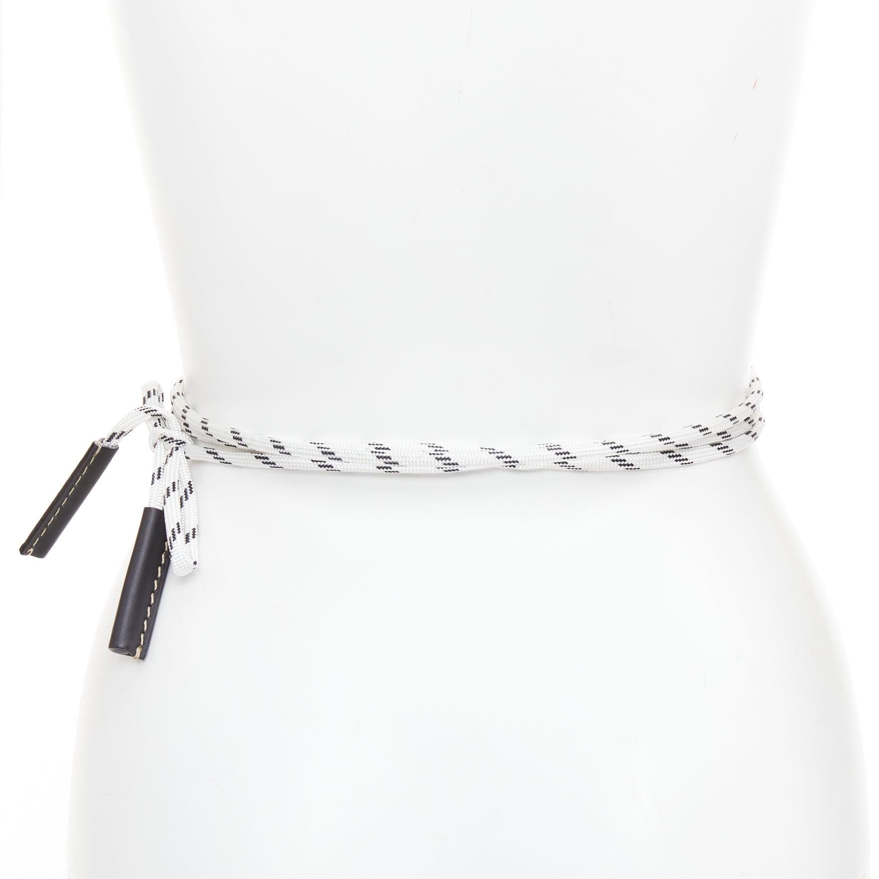 MARNI Weißer schwarzer Lederbesatz halb verdrahteter Krawattengürtel mit Seil im Angebot 2