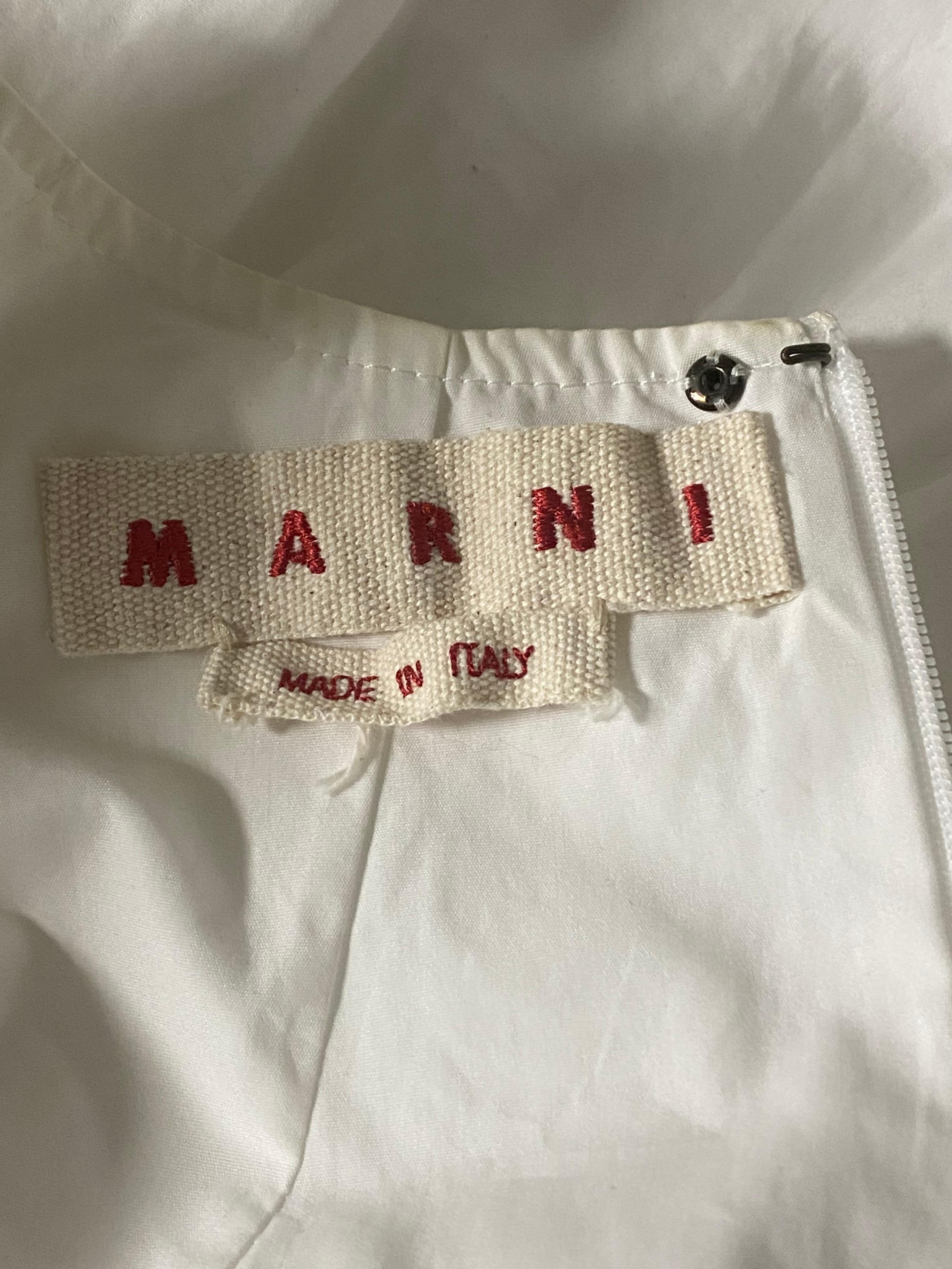 MARNI  White Cotton Top Blouse, Size 40 In Excellent Condition For Sale In Beverly Hills, CA