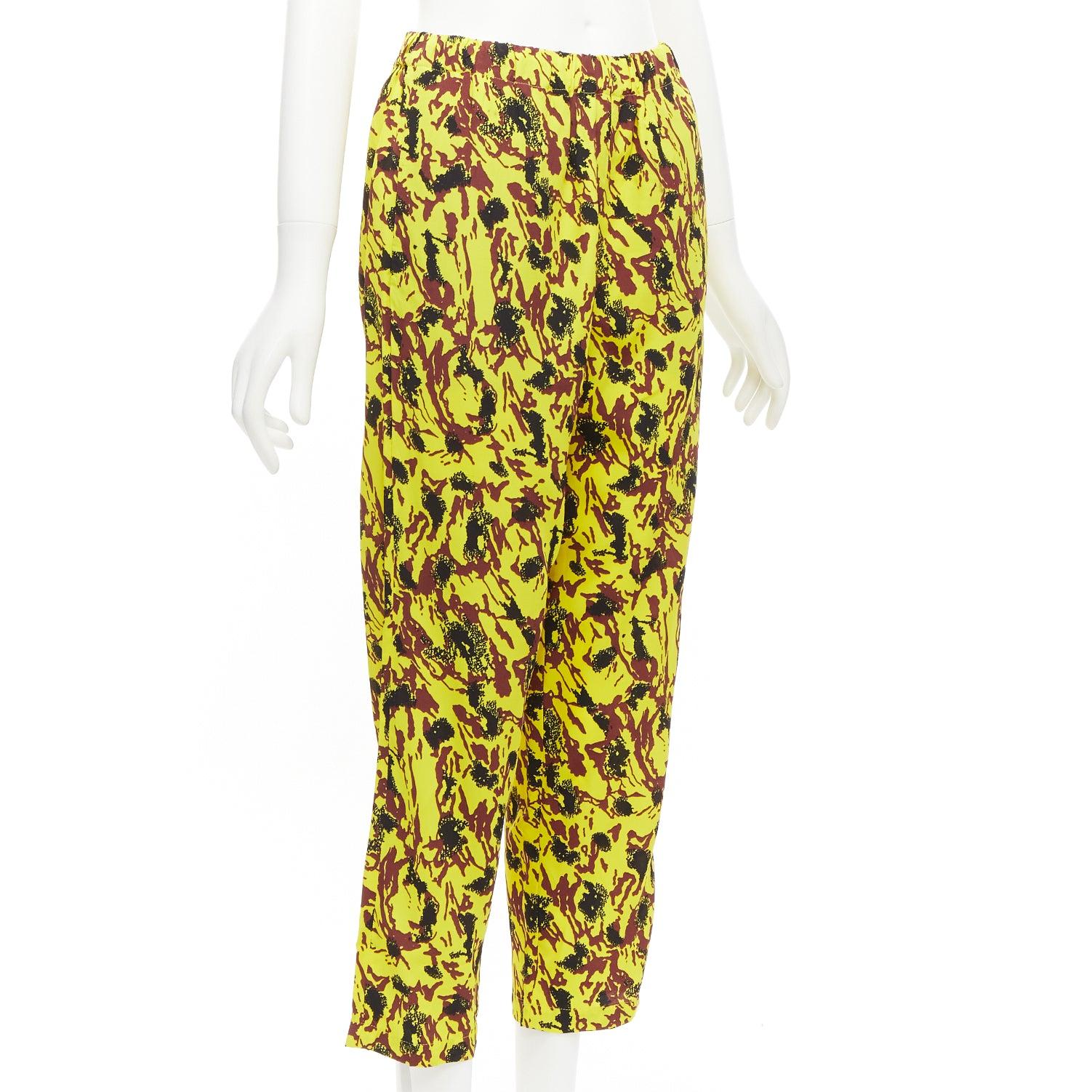 MARNI yellow burgundy black abstract print drop crotch tapered pants IT40 S
Reference: CELG/A00251
Brand: Marni
Material: Viscose
Color: Yellow, Multicolour
Pattern: Abstract
Closure: Elasticated
Made in: Portugal

CONDITION:
Condition: Good, this