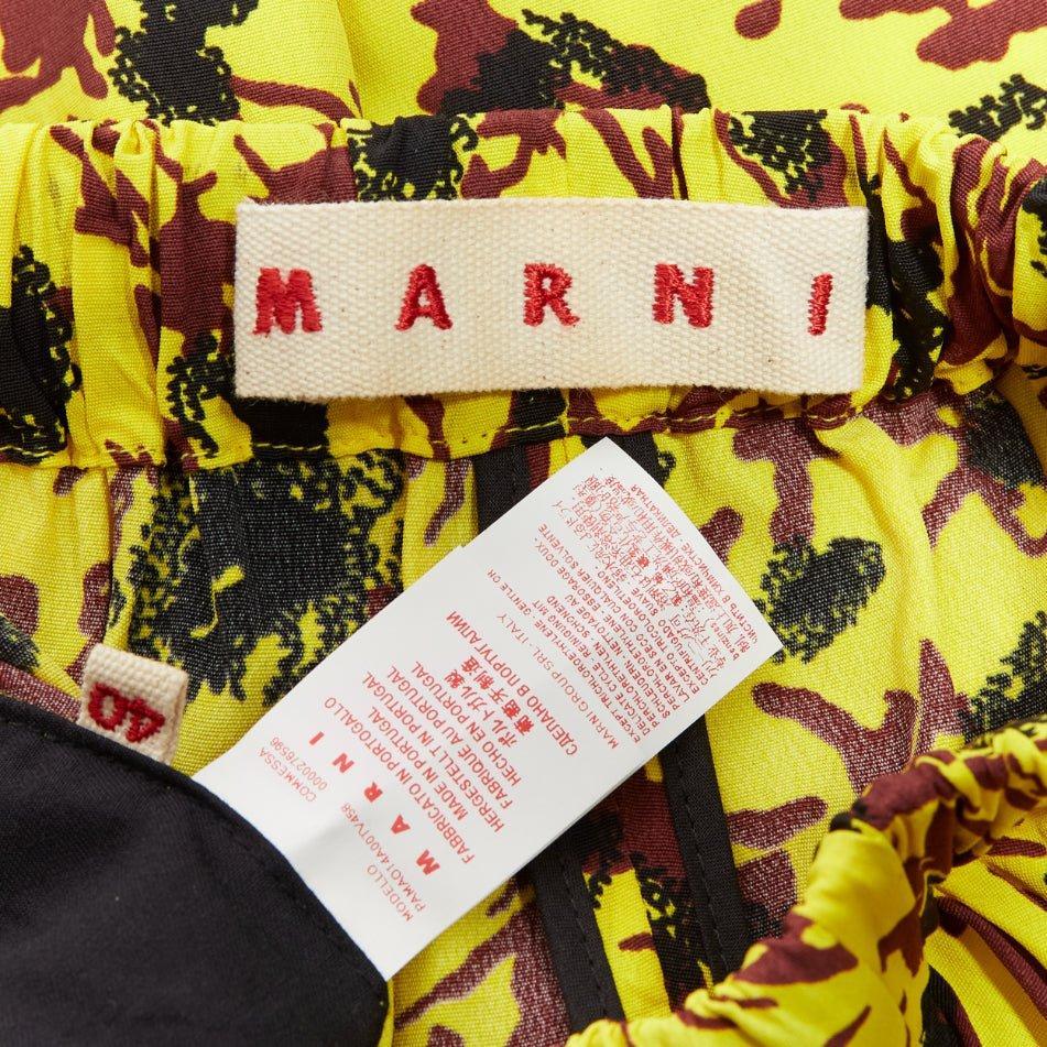 MARNI giallo bordeaux nero stampa astratta pantaloni affusolati con cavallo a goccia IT40 S in vendita 3