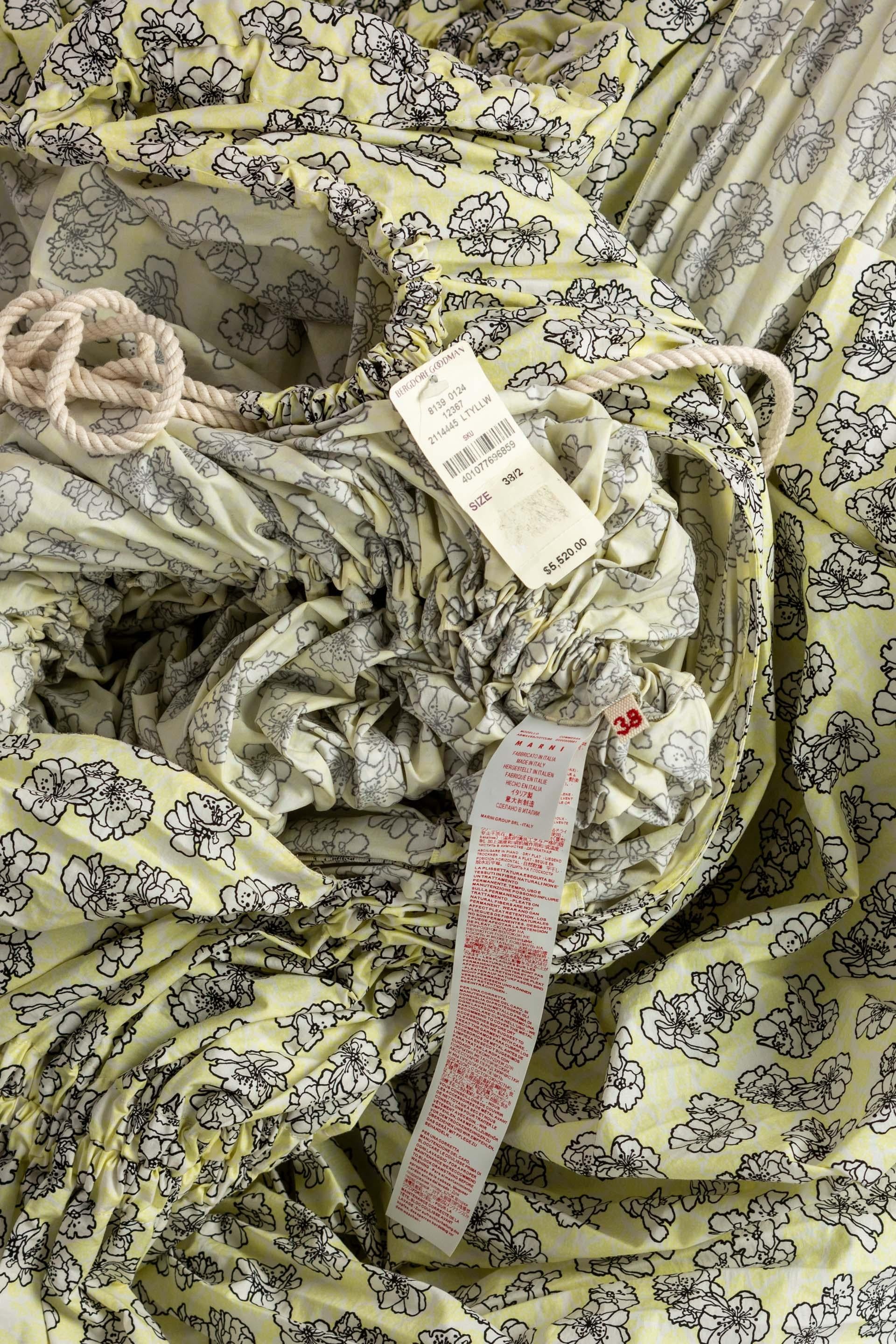 Marni - Robe froncée en coton à fleurs jaunes, printemps 2017, état neuf avec étiquettes en vente 11