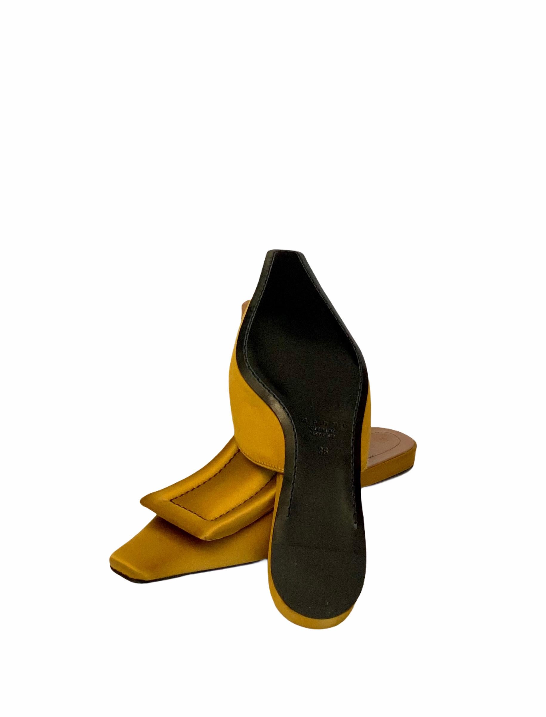 Marni Yellow Satin Mules   In Excellent Condition In Geneva, CH