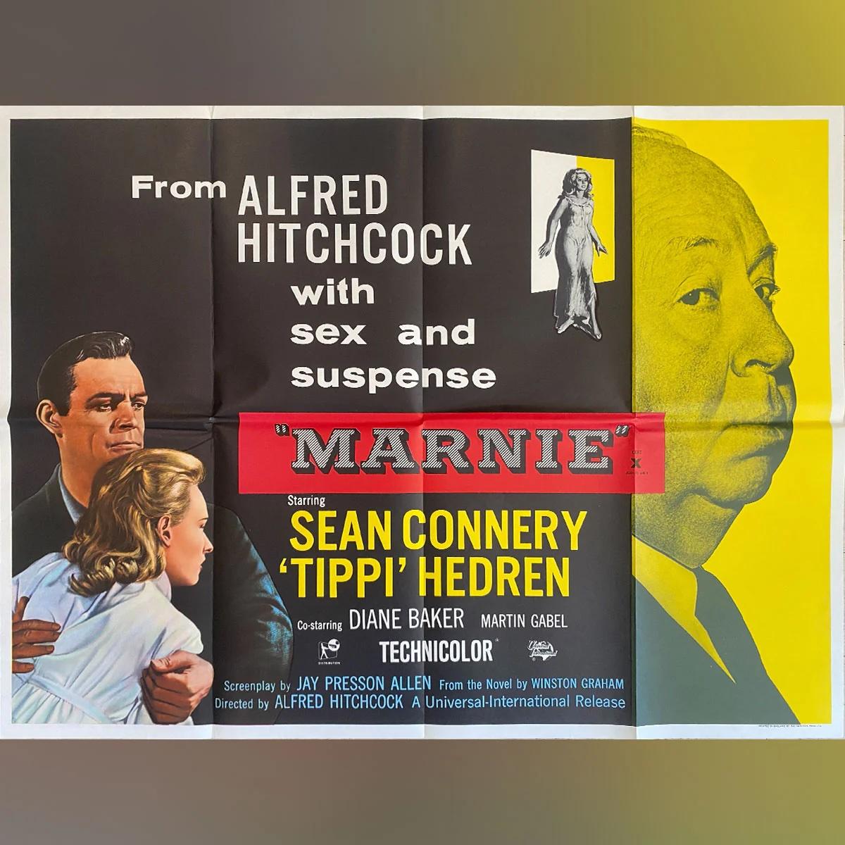 Marni (1964)
Quad originale britannico (31 X 41 pollici)

Raro poster quadruplo della prima uscita nel Regno Unito con Sean Connery e Tippi Hedren. Mark sposa Marnie nonostante sia una ladra abituale e abbia seri problemi psicologici, e cerca di