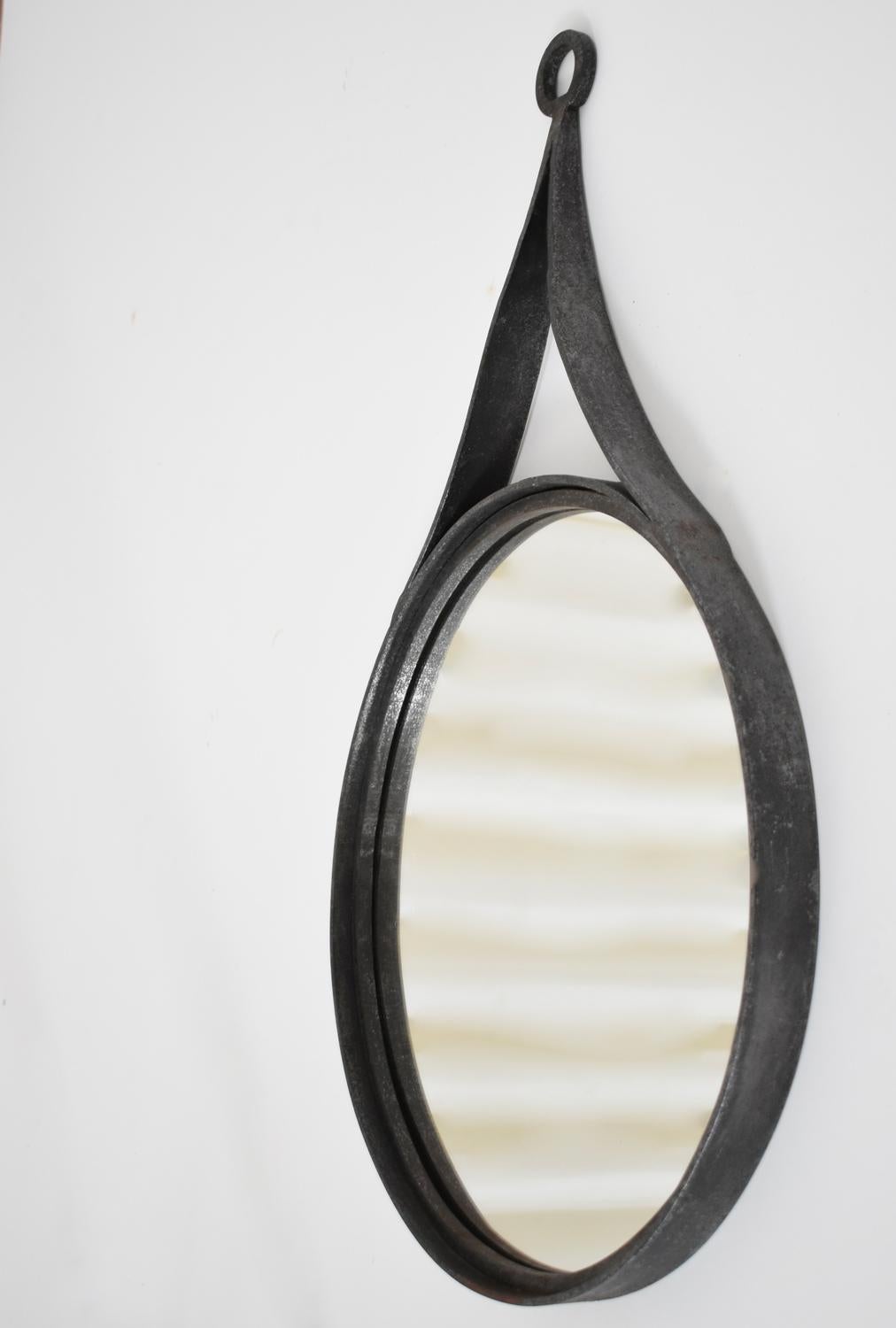 Marolles style brutalist round mirror, 1960s In Excellent Condition For Sale In Lisboa, PT