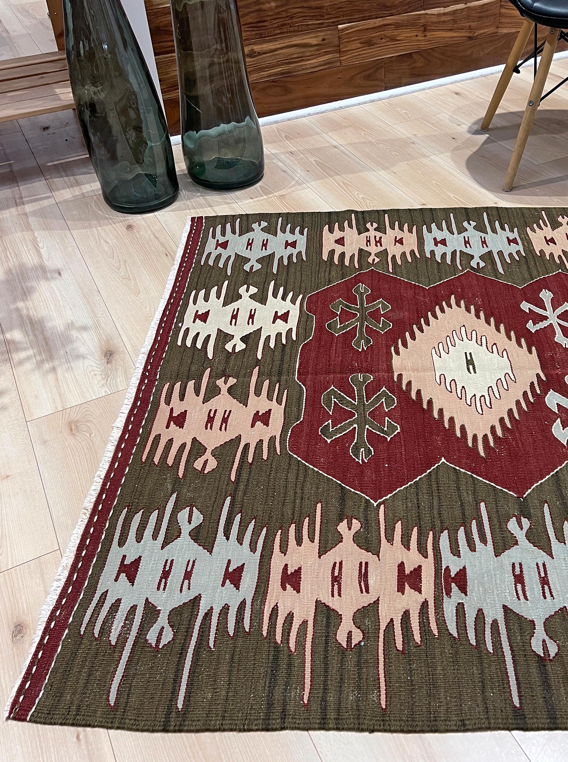 Kilim turc Afyon marron • Tapis vintage tissé à la main (4′×6′) • 1960s en vente 4