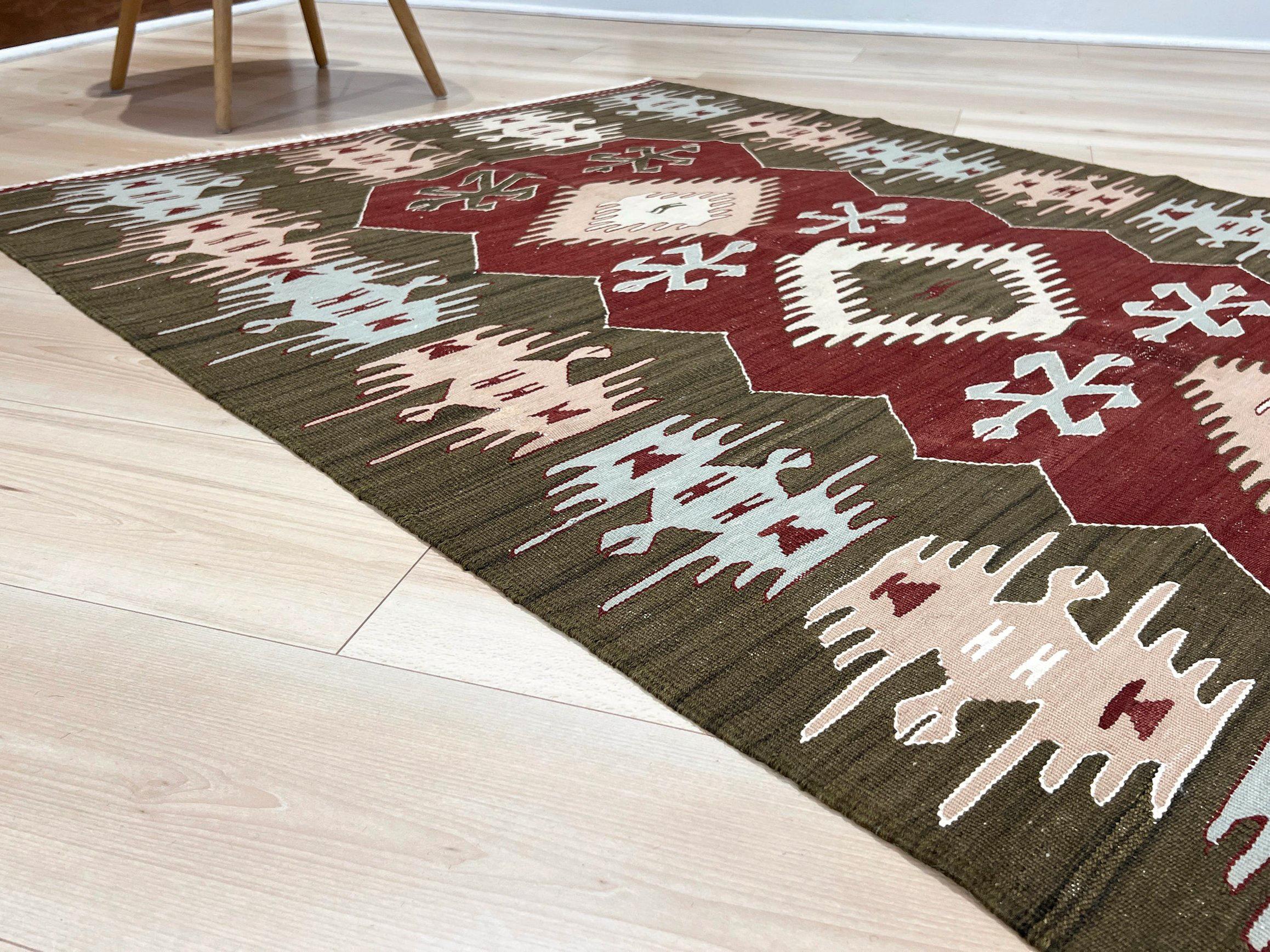 Kilim turc Afyon marron • Tapis vintage tissé à la main (4′×6′) • 1960s en vente 1