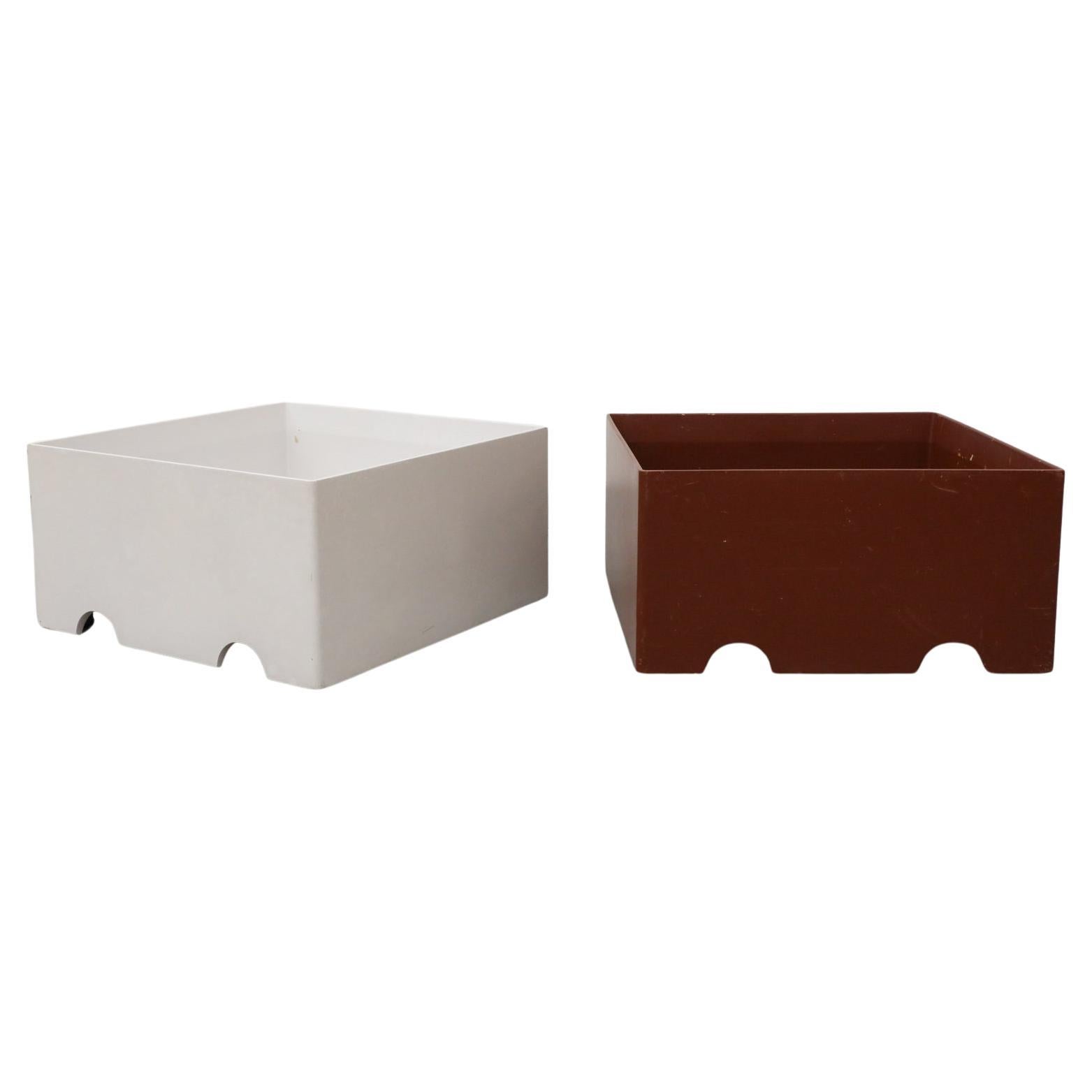 Maroon Kartell Stacking "4695" Planter Box on Wheels, 1980’s For Sale