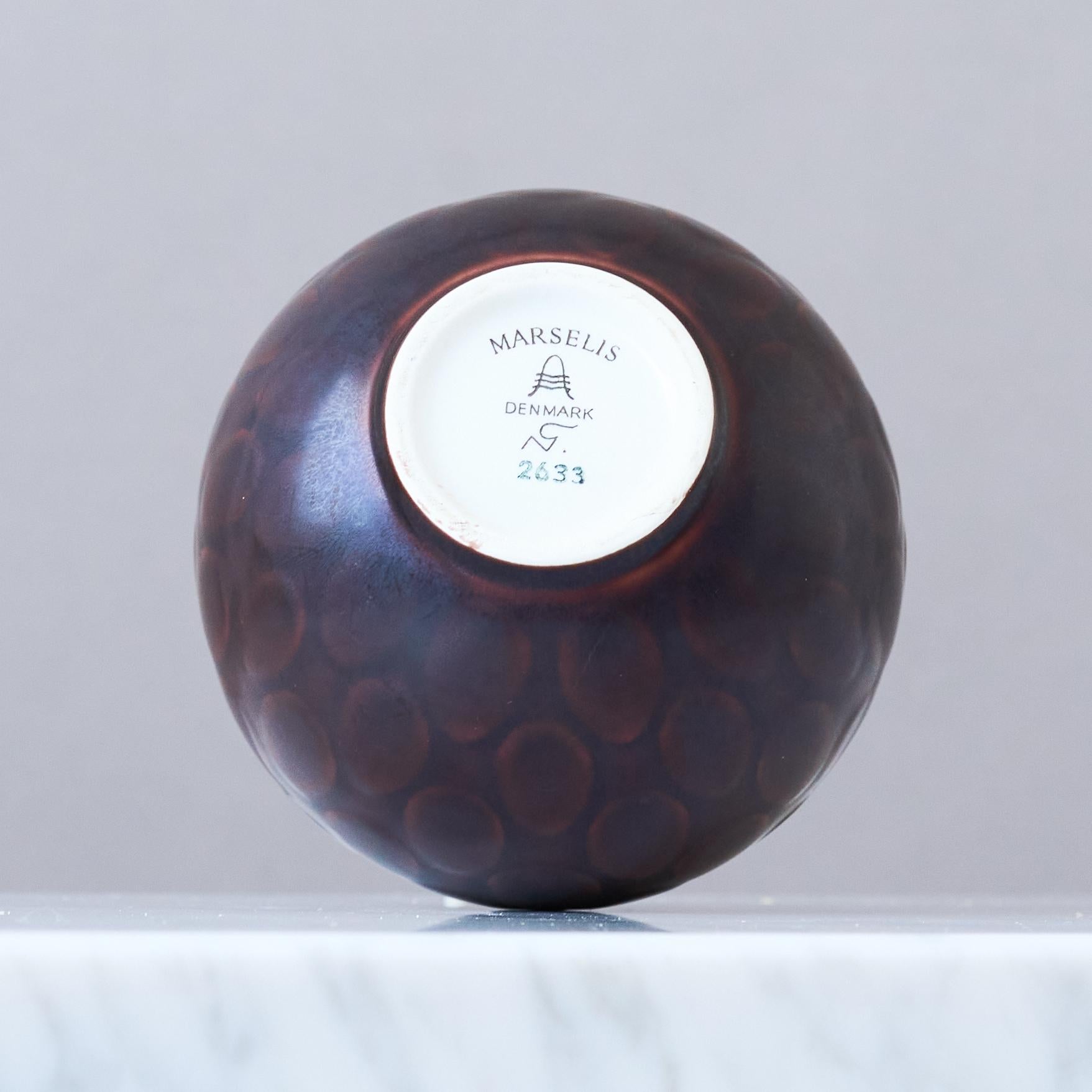 20ième siècle Vase en faïence 