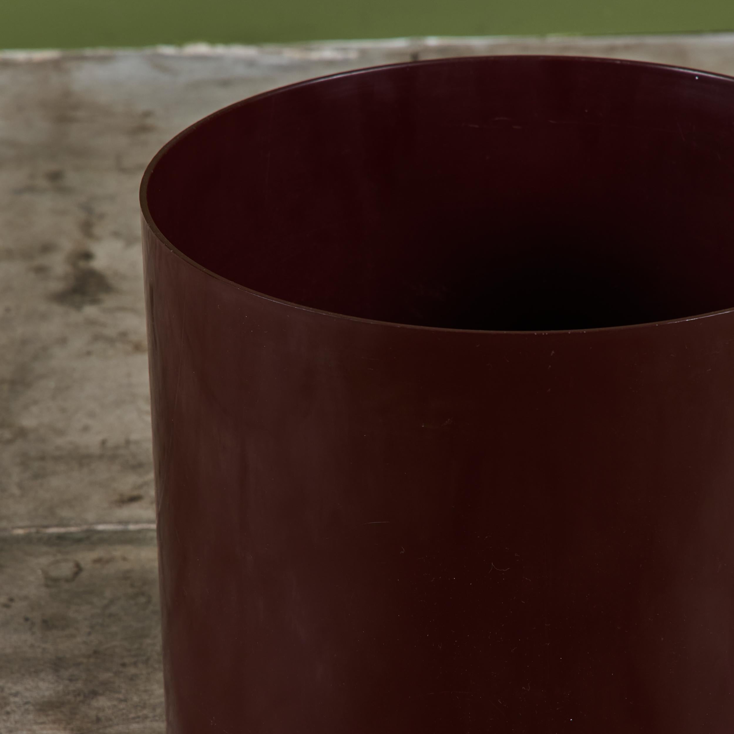 Maroon Planter by Anna Castelli Ferrieri for Kartell For Sale 2