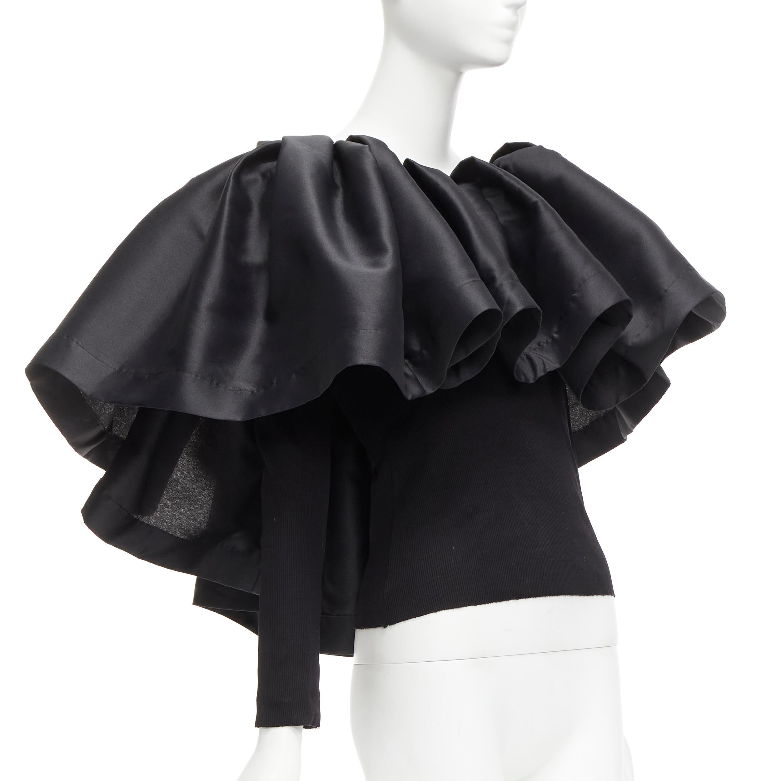 MARQUES ALMEIDA black organic cotton Victorian puff ruffle collar sweater XS
Reference: AAWC/A00980
Brand: Marques Almeida
Material: Cotton
Color: Black
Pattern: Solid
Closure: Pullover
Lining: Black Fabric
Extra Details: Organic cotton main,