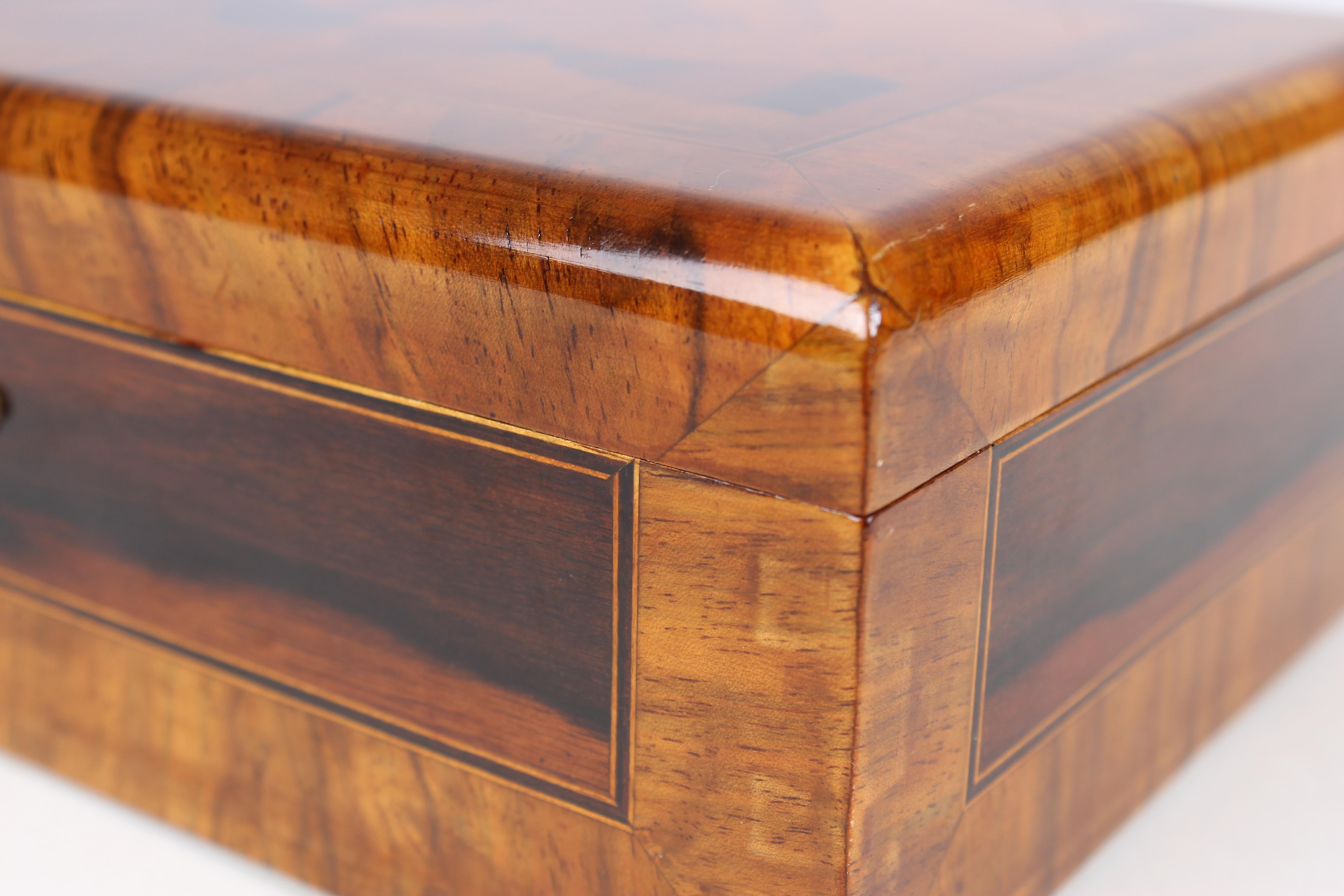 Marquetry Marquetried Box in Walnut and precious Woods