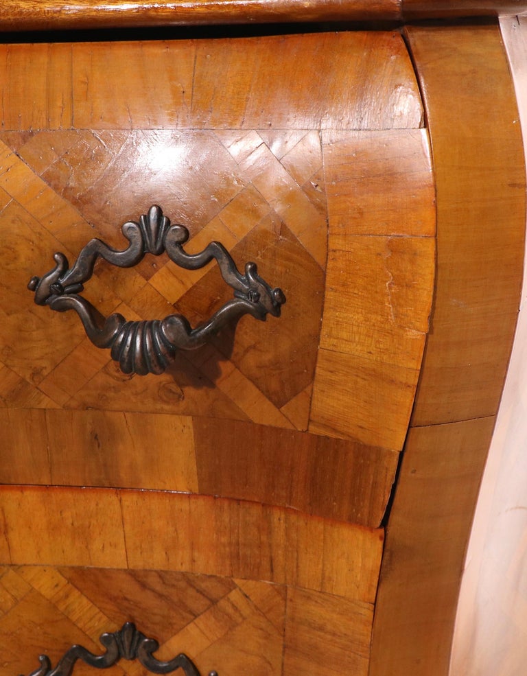 Marquetry Bombay Chest of Drawers Made in Italy for Weiman Furniture 1940/1960 For Sale at 1stDibs