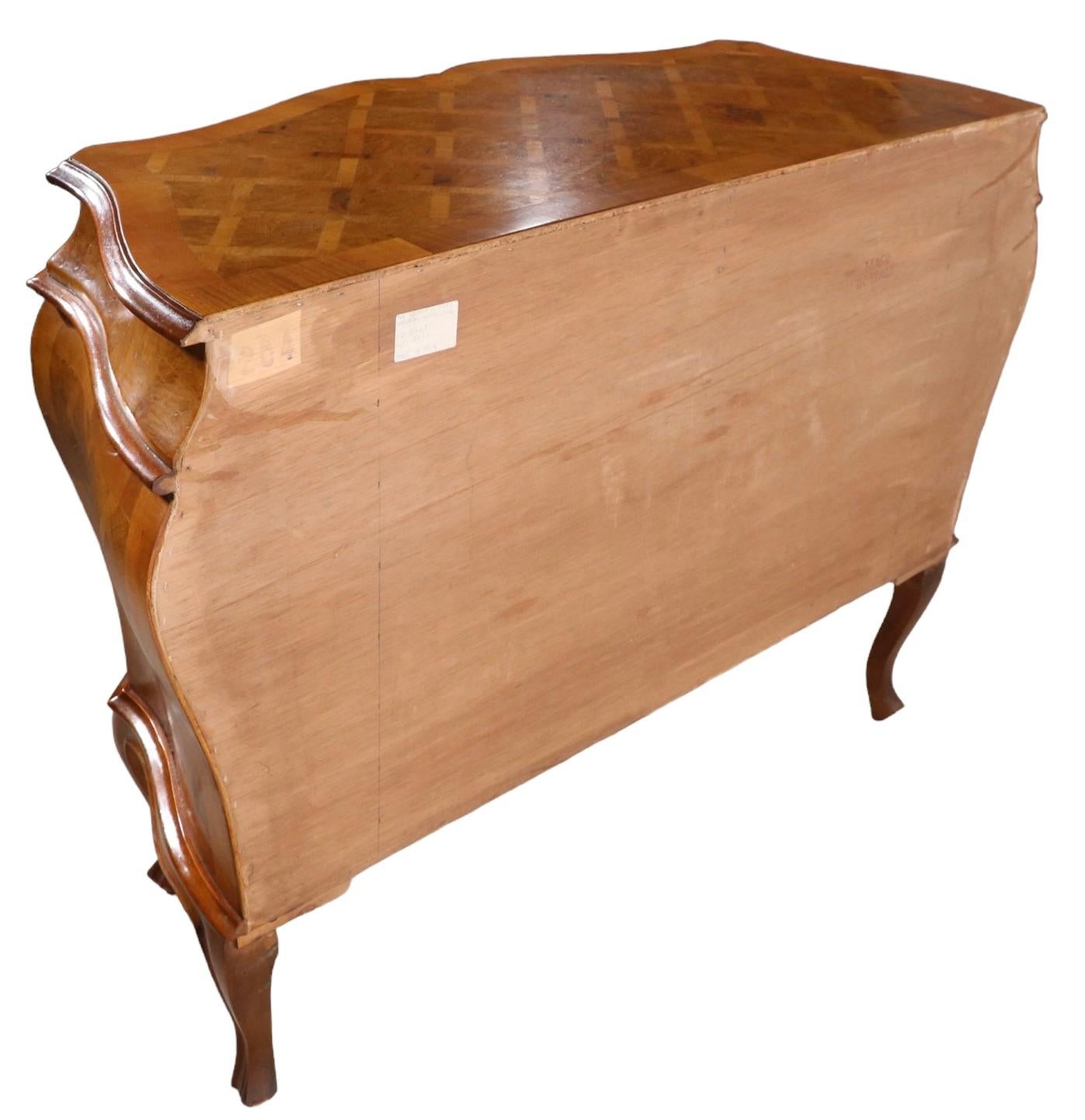 Louis XV Marquetry Bombay Chest of Drawers Made in Italy for Weiman Furniture 1940/1960