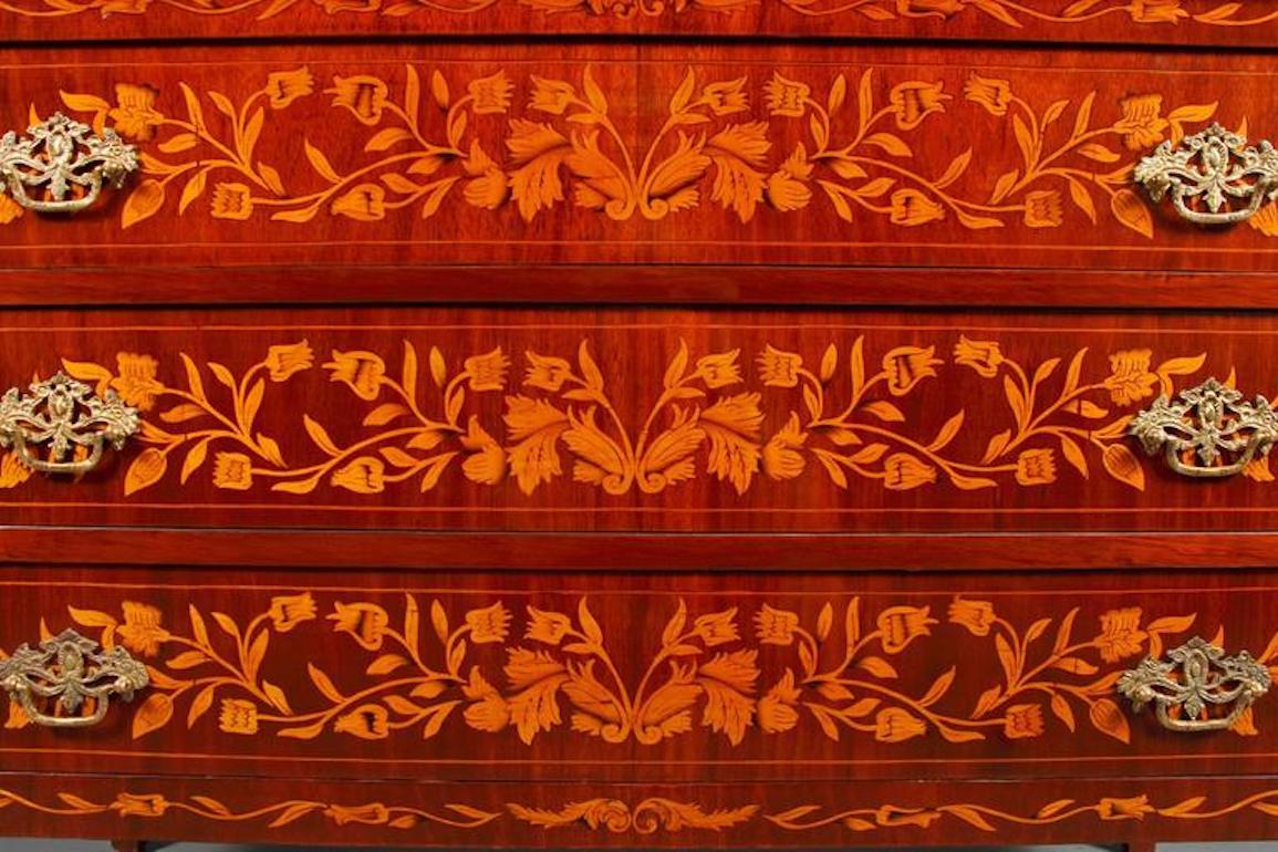 Marquetry Inlaid Commode in Neoclassical Style, Mahagony and Maple Veneer For Sale 1