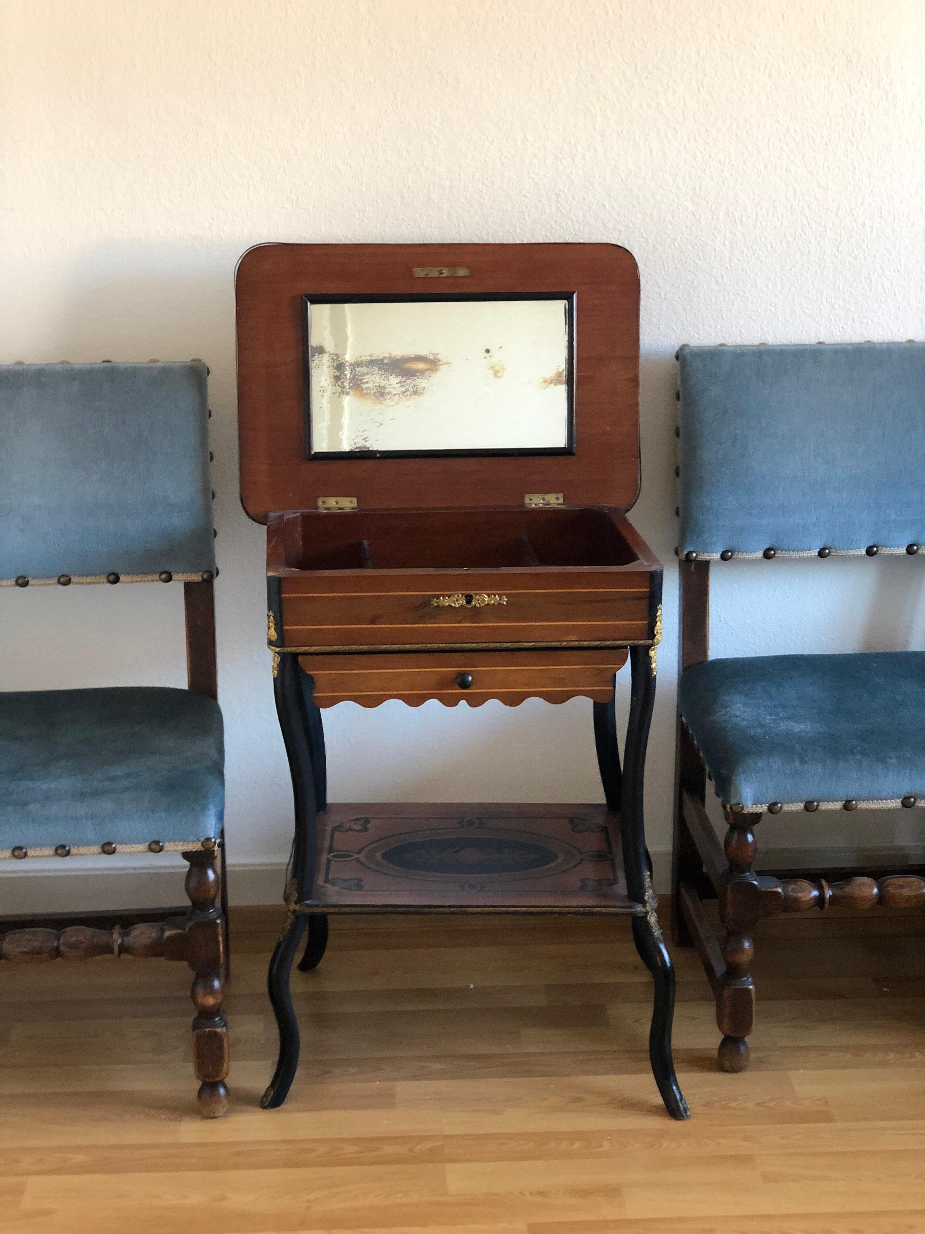 Marquetry Inlaid Louis XV Style Side / Vanity Dressing Table, France SALE  (20. Jahrhundert)
