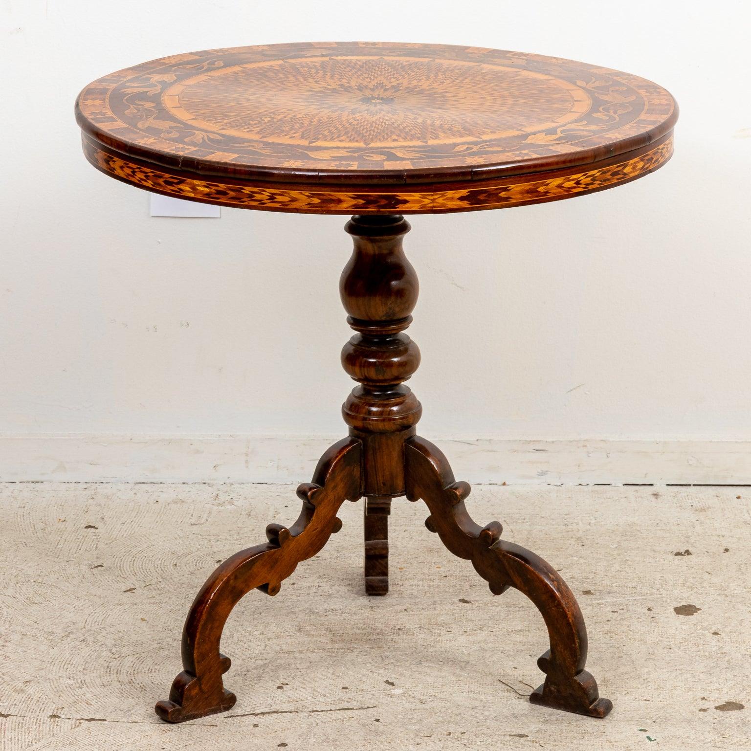 Marquetry Side Table In Good Condition For Sale In Stamford, CT