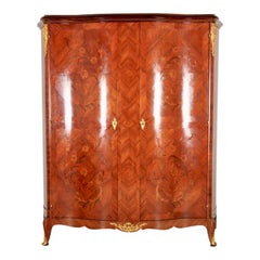 Armoire à deux portes en marqueterie fabriquée en France