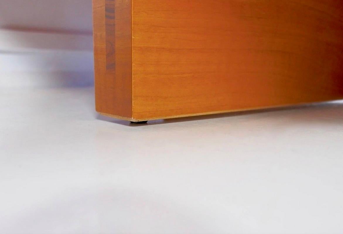 Table basse en noyer marqueté par Jaume Tresserra en vente 2