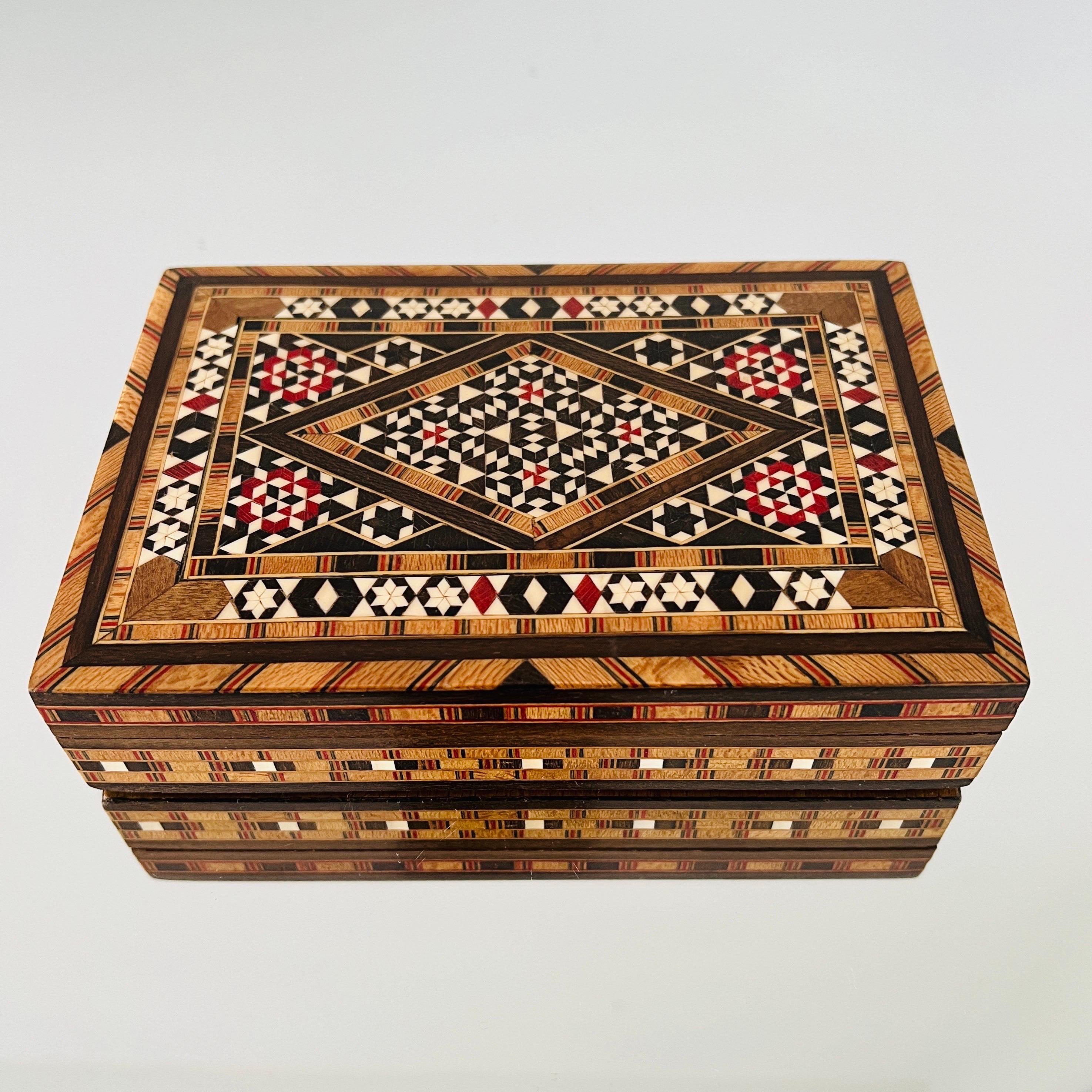Marquetry Wood Box with Mosaic Bone Inlays, Middle East. c. 1970's In Excellent Condition For Sale In Fort Lauderdale, FL