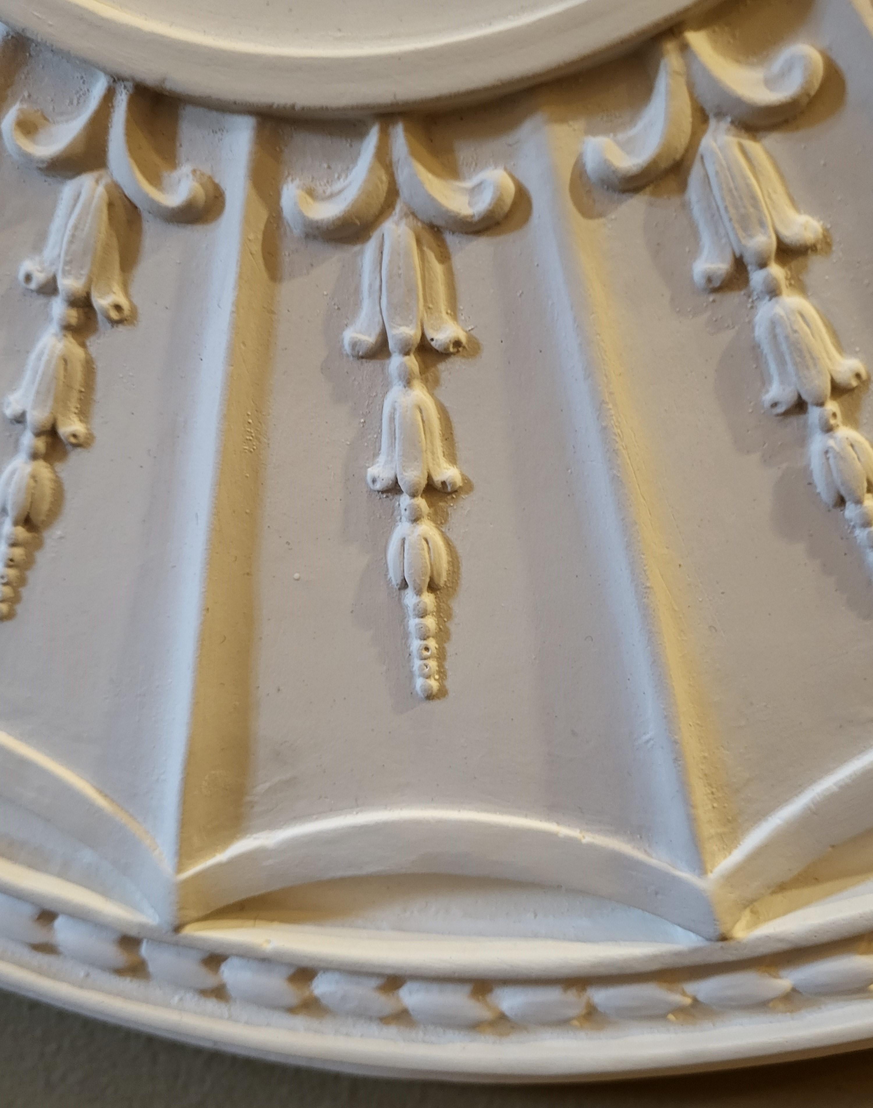 Néoclassique Médaillon de plafond en plâtre « Marquette » en vente